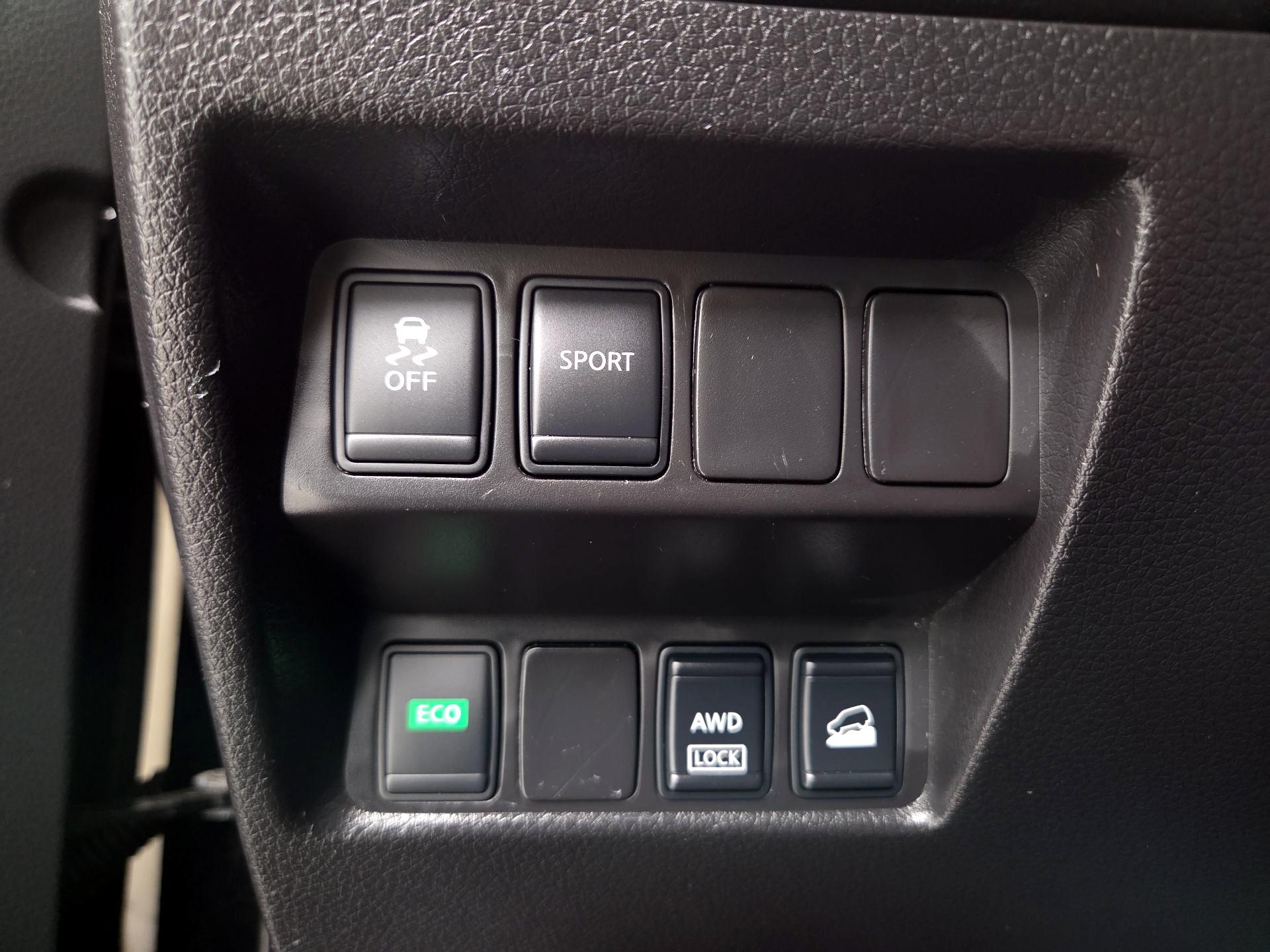 Thumbnail: 2015 Nissan Rogue - 13