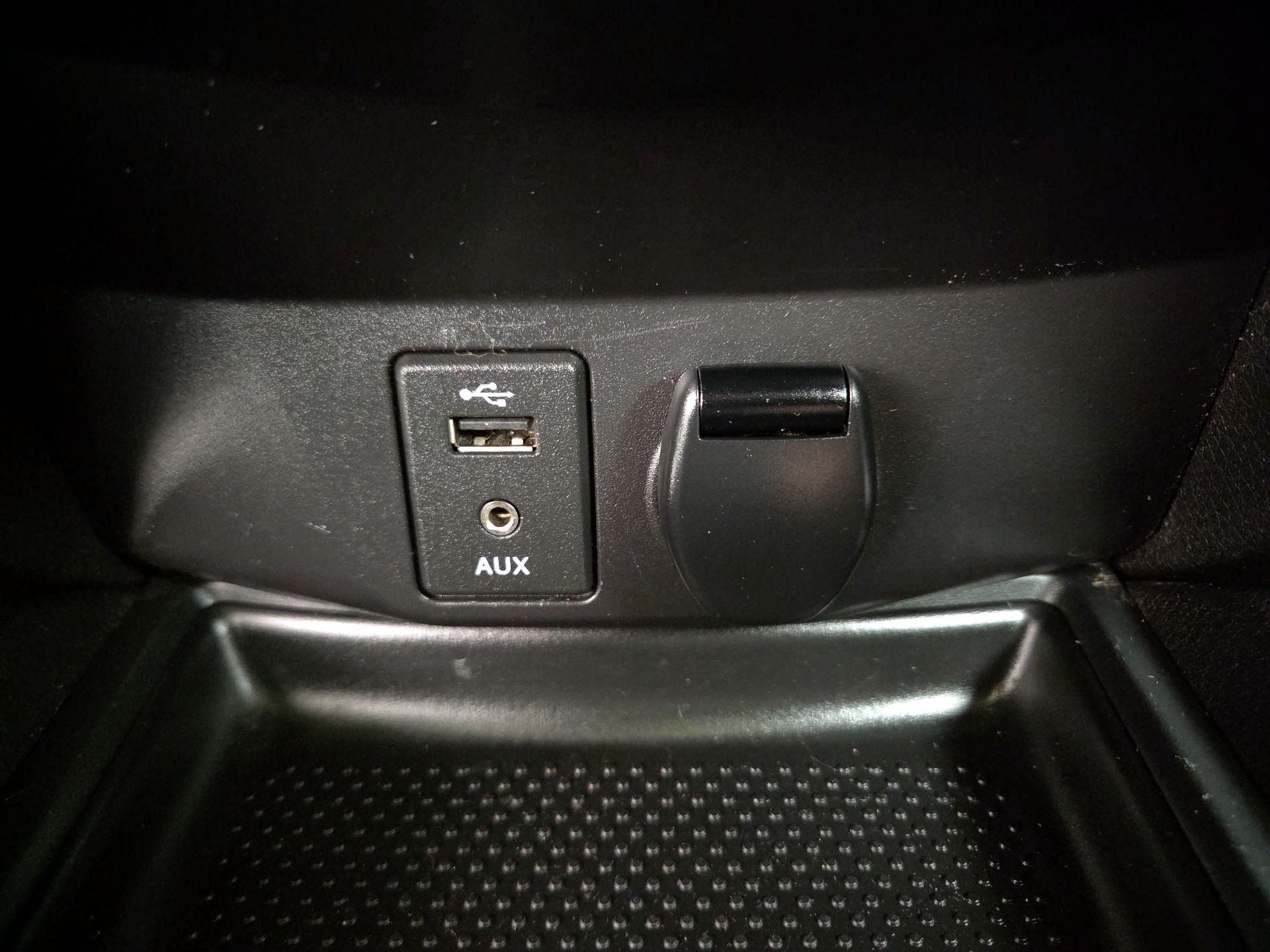 Thumbnail: 2015 Nissan Rogue - 18