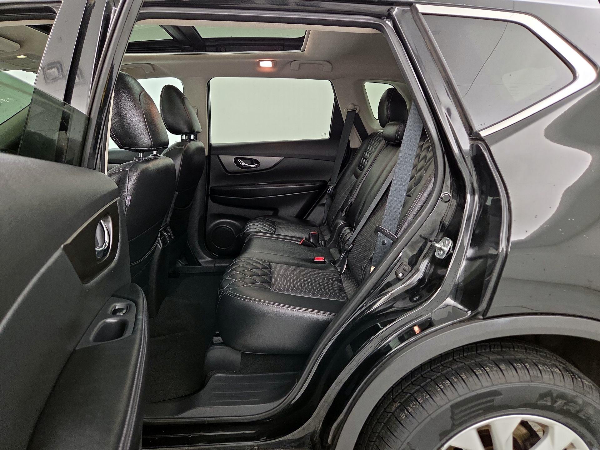 Thumbnail: 2015 Nissan Rogue - 20