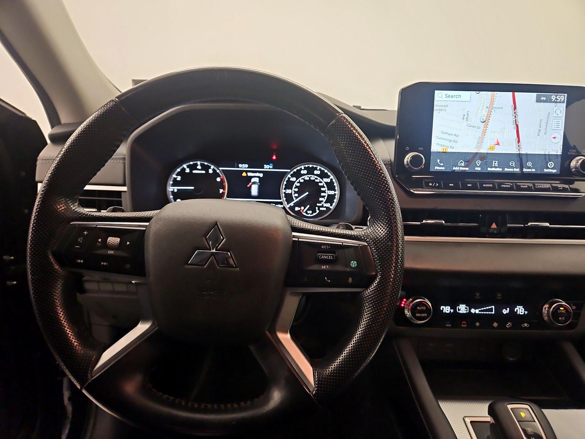 Thumbnail: 2022 Mitsubishi Outlander - 9