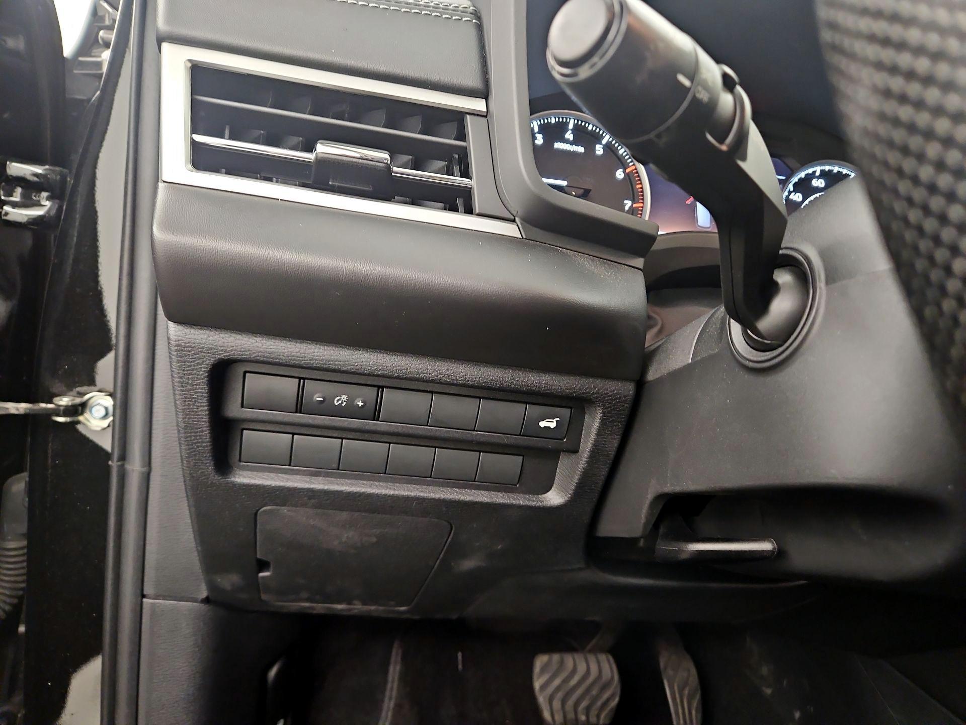 Thumbnail: 2022 Mitsubishi Outlander - 13