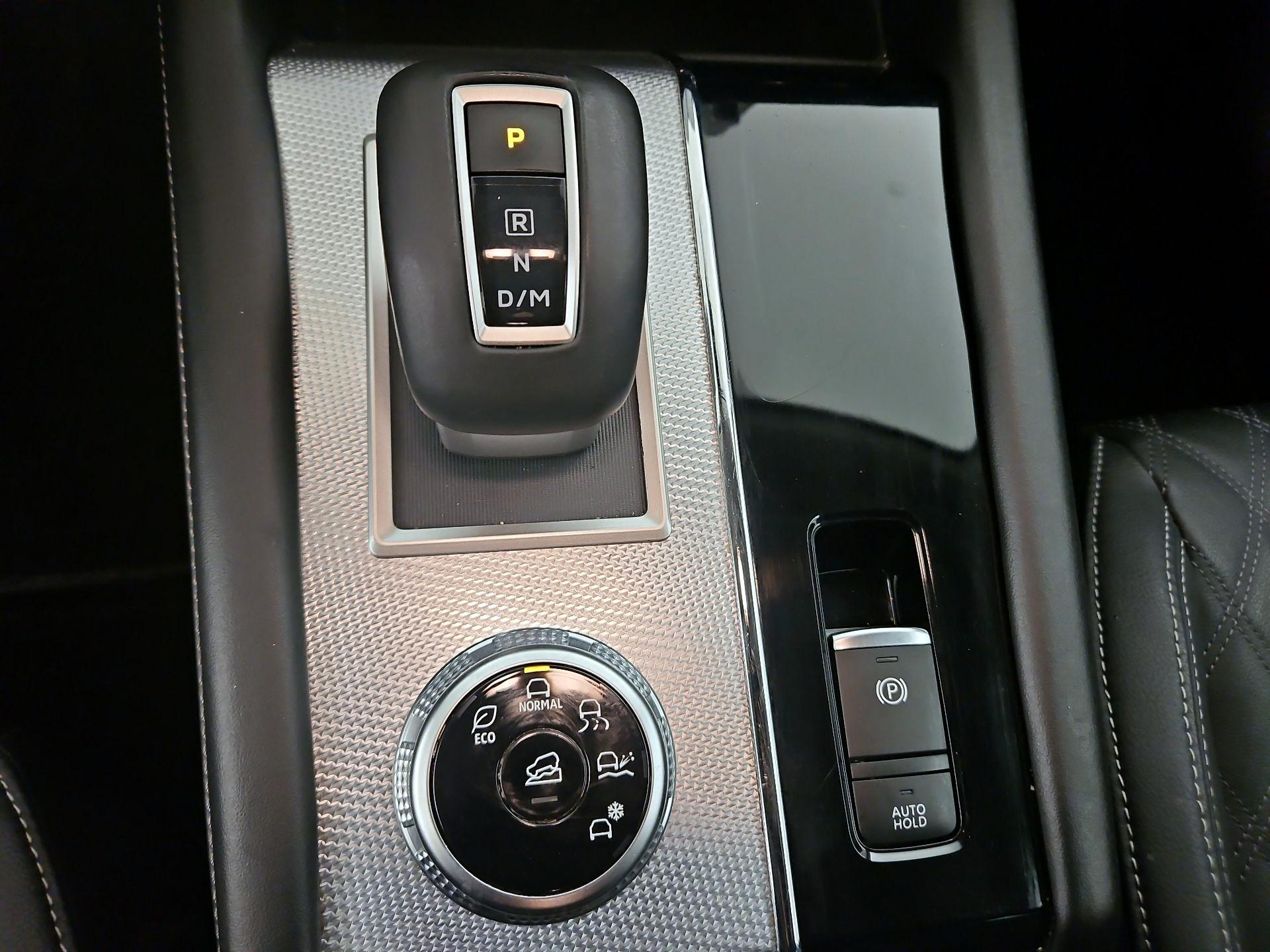 Thumbnail: 2022 Mitsubishi Outlander - 18