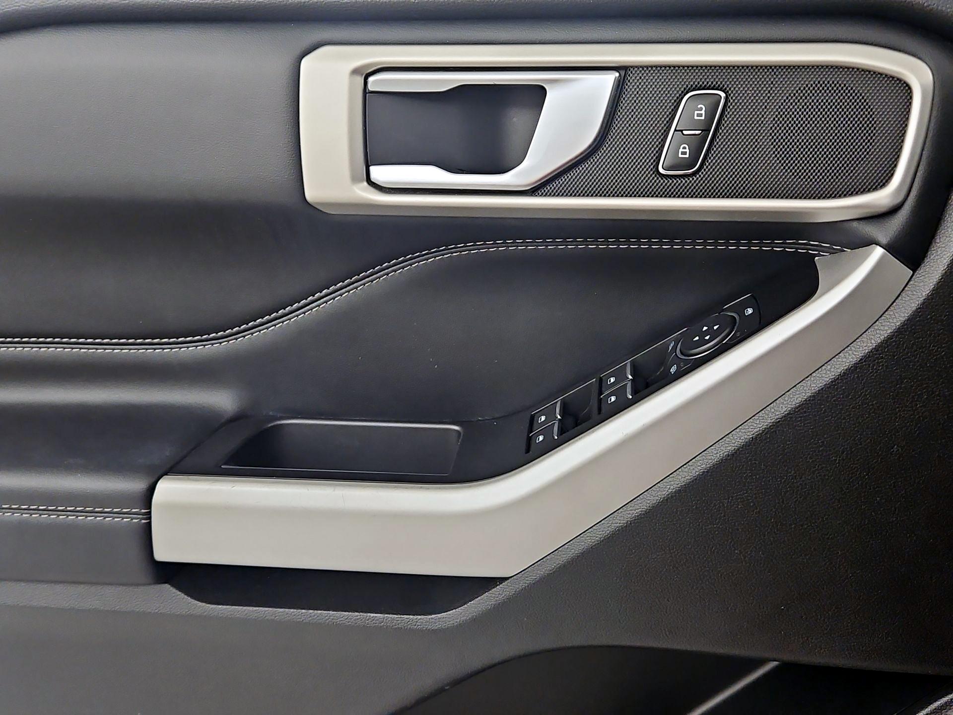 Thumbnail: 2020 Ford Explorer - 12