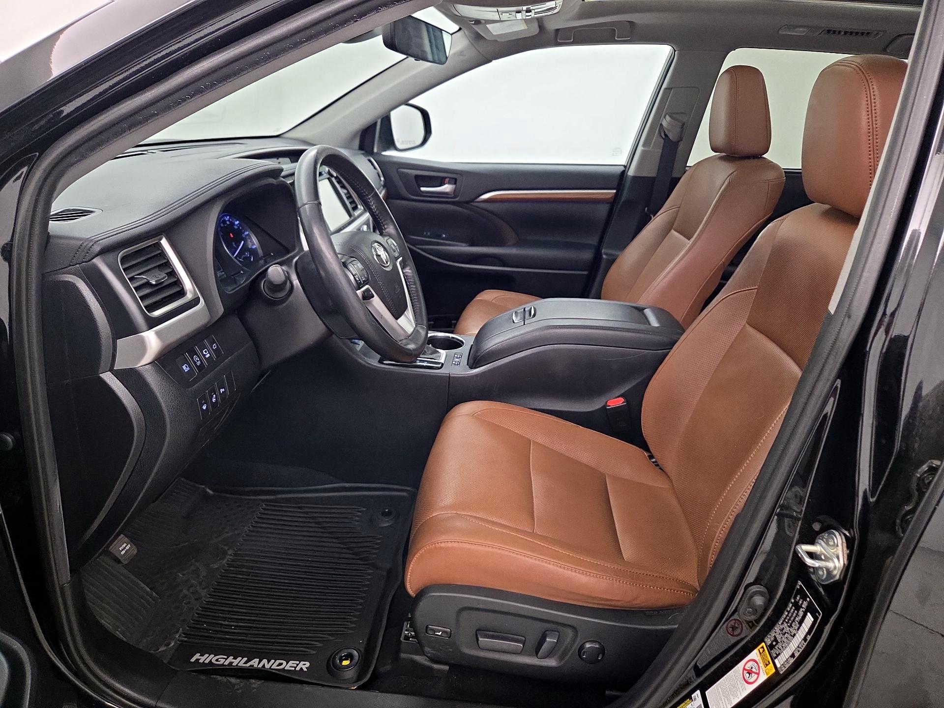 Thumbnail: 2019 Toyota Highlander - 11