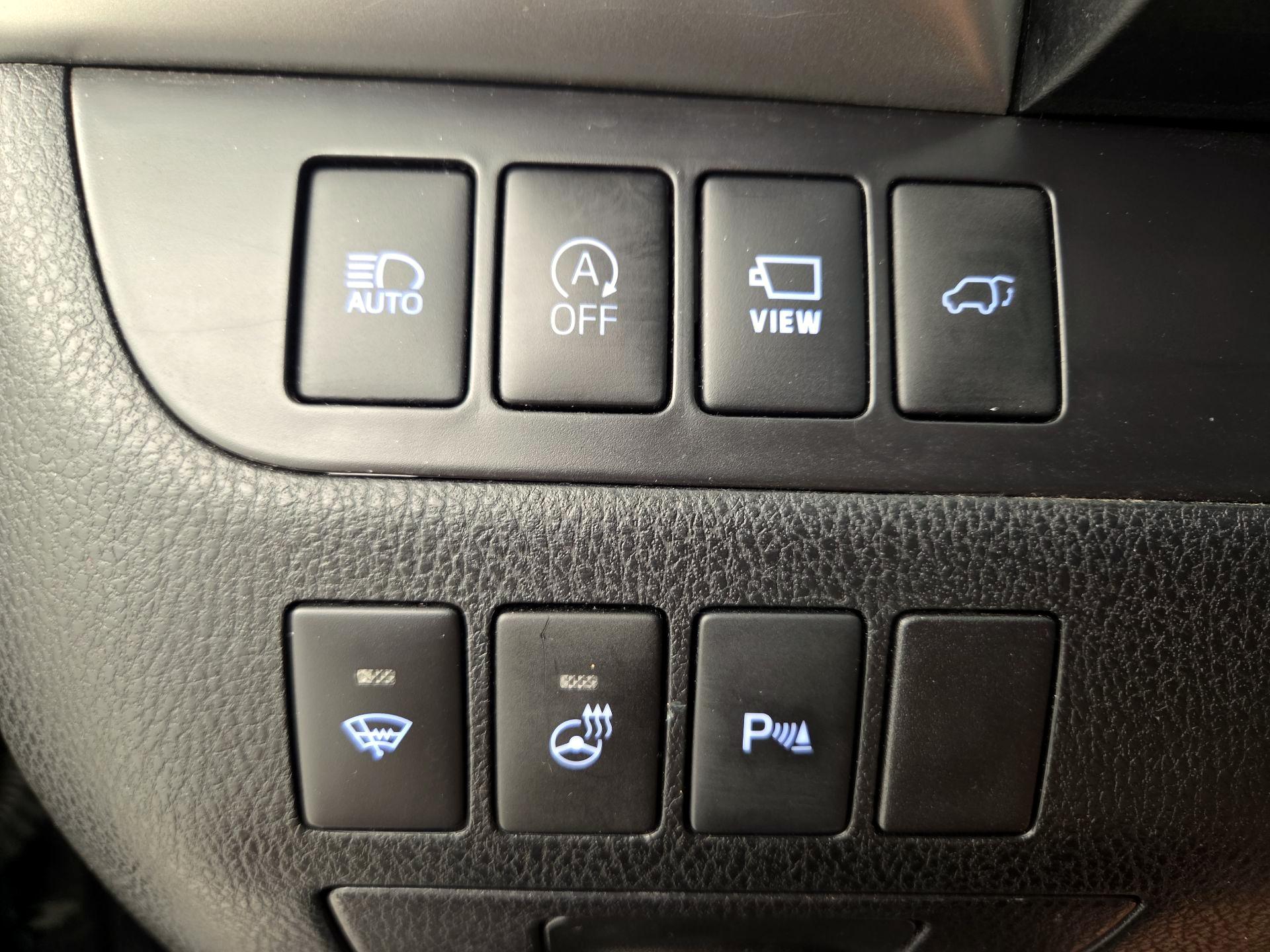 Thumbnail: 2019 Toyota Highlander - 13