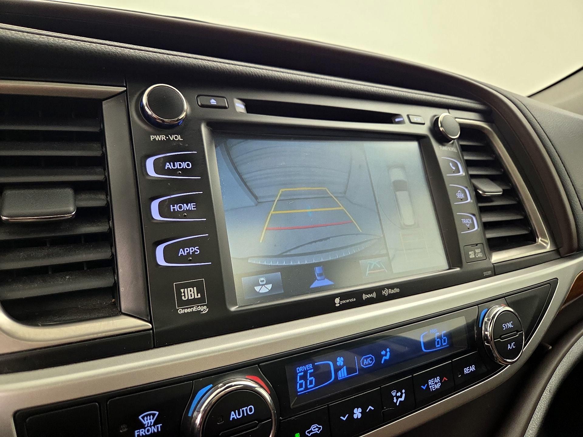 Thumbnail: 2019 Toyota Highlander - 14