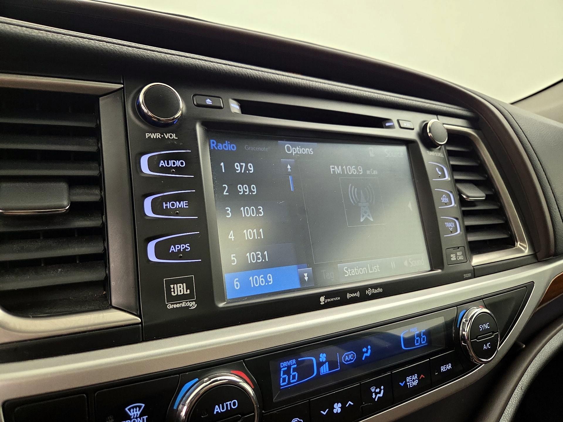 Thumbnail: 2019 Toyota Highlander - 15