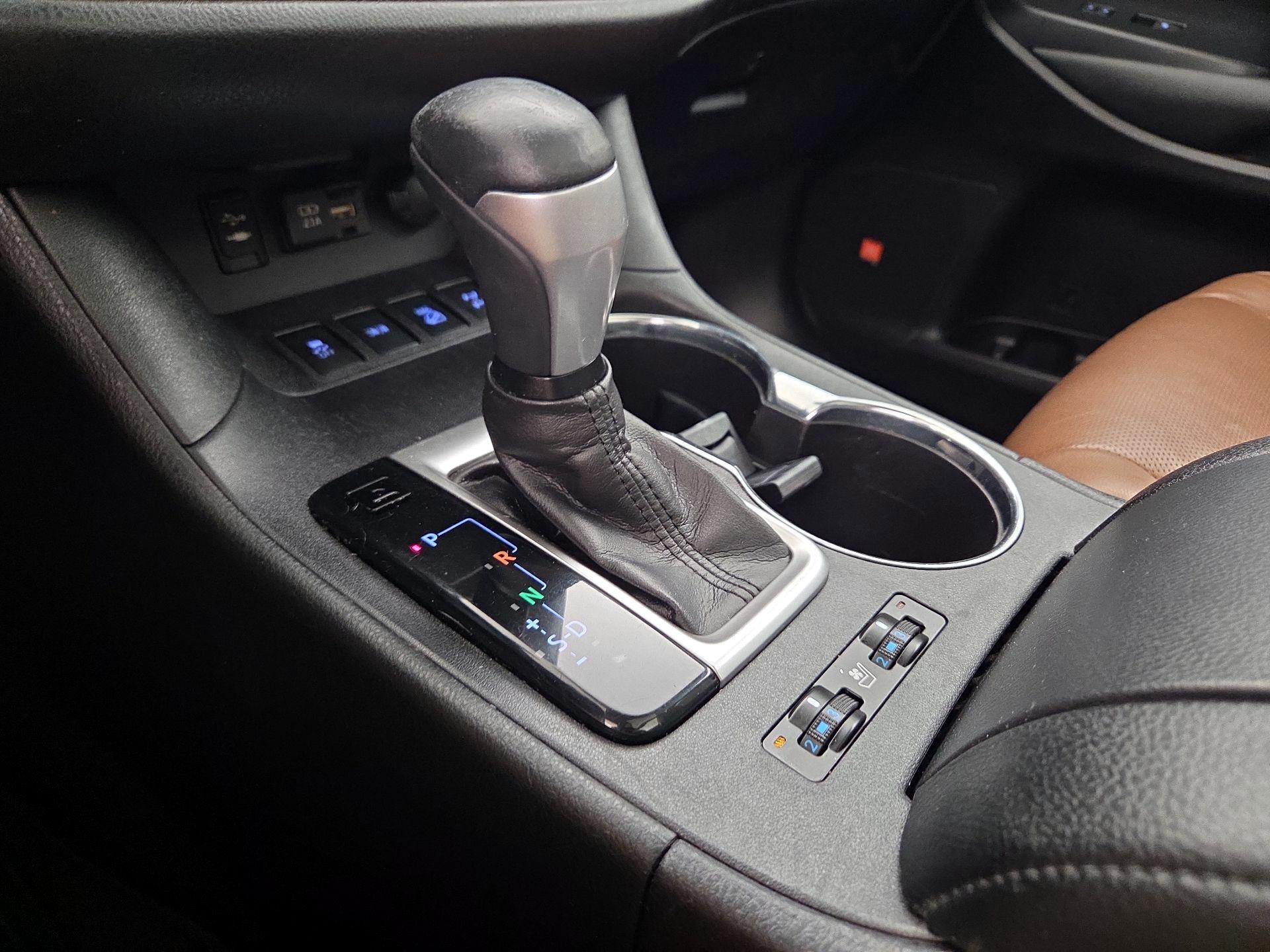 Thumbnail: 2019 Toyota Highlander - 17