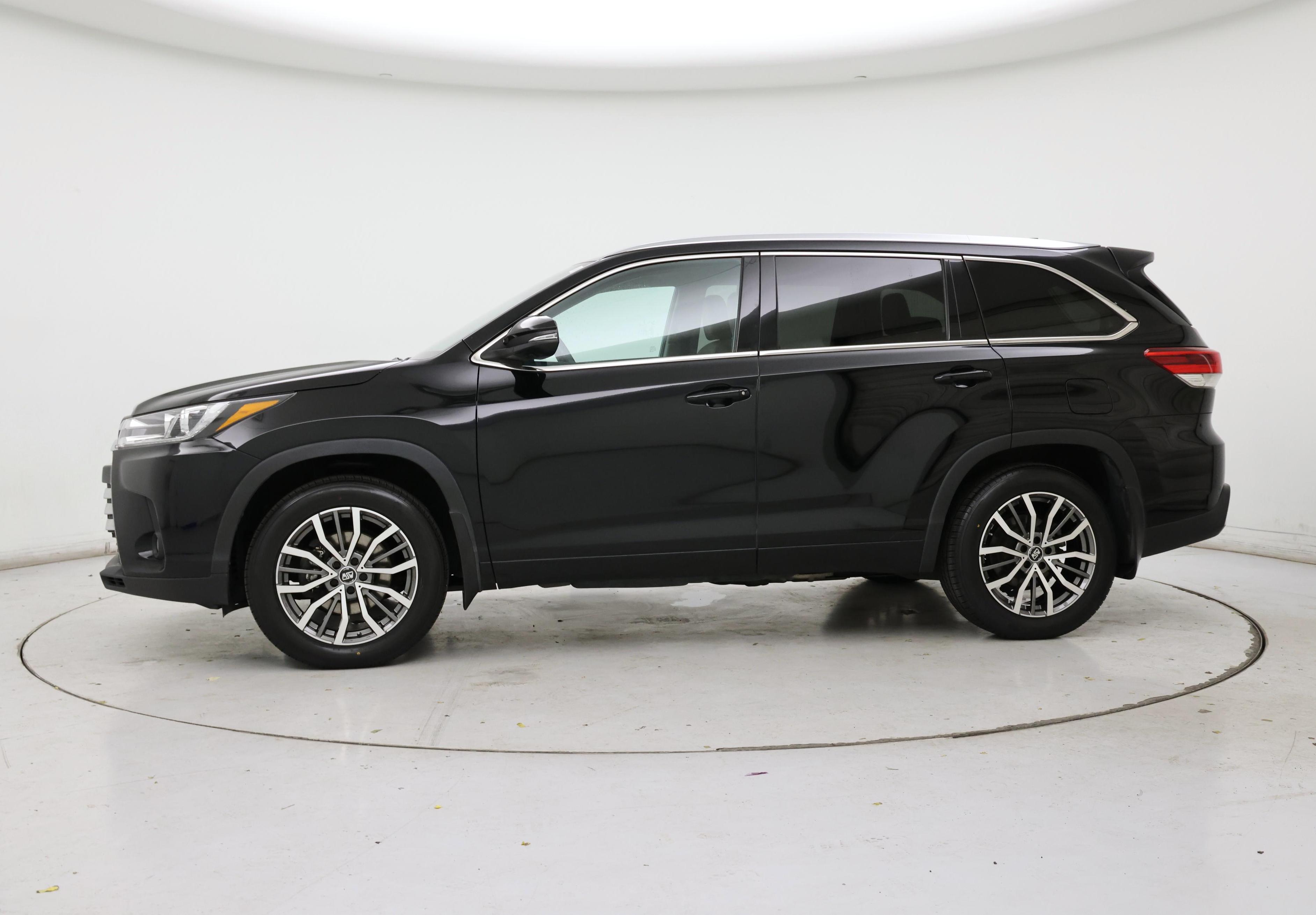 Thumbnail: 2019 Toyota Highlander - 3