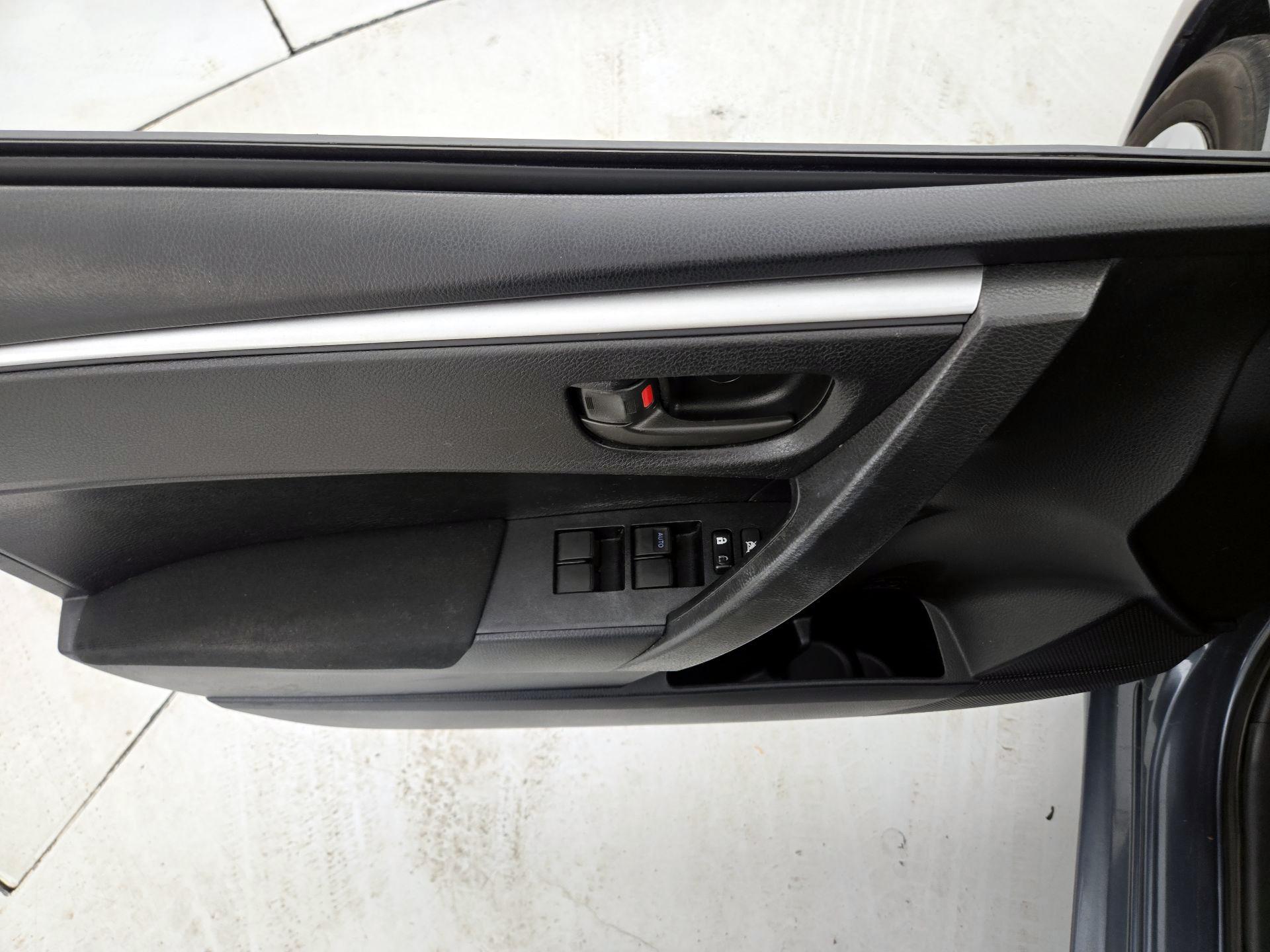 Thumbnail: 2015 Toyota Corolla - 12