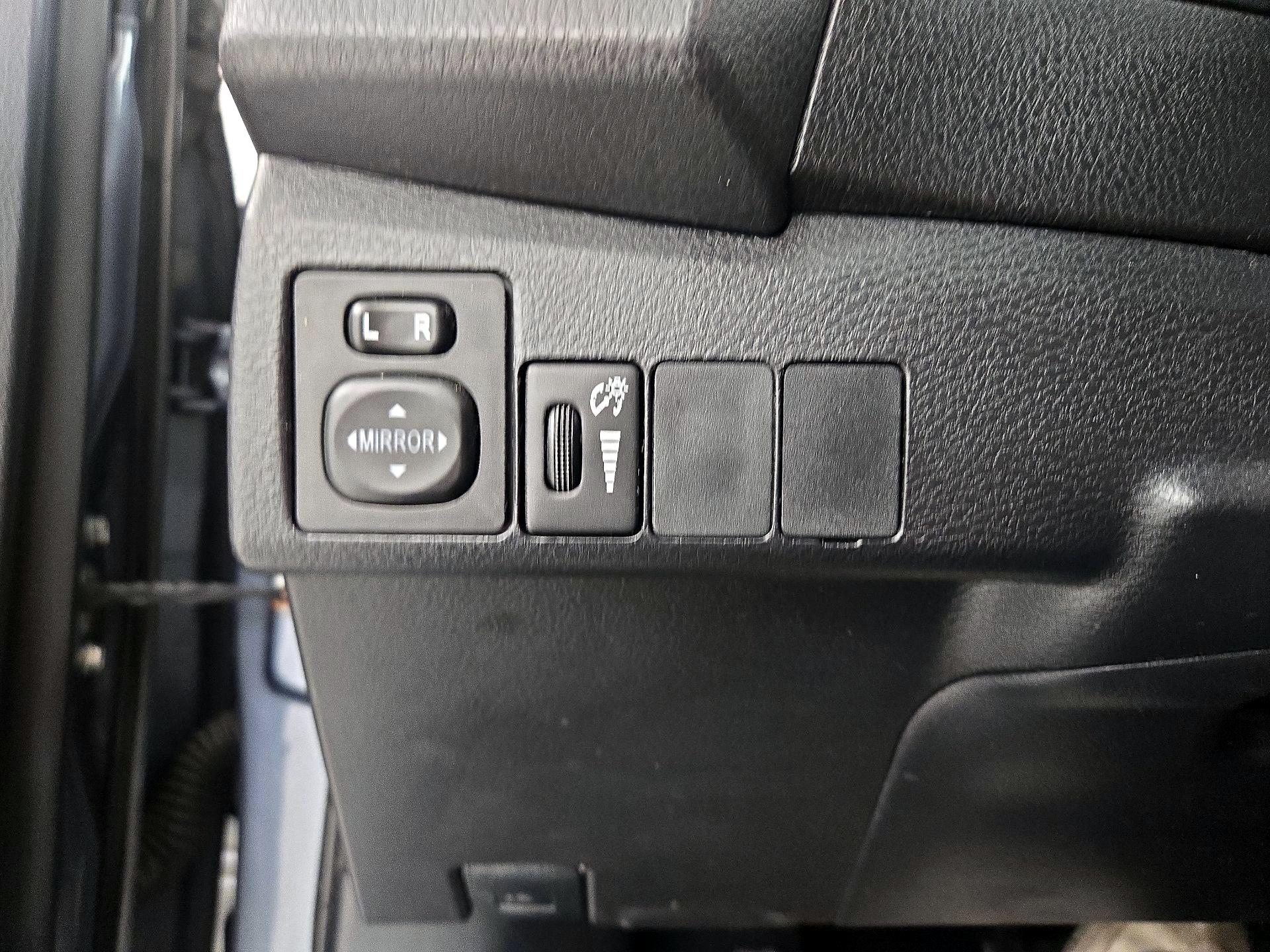 Thumbnail: 2015 Toyota Corolla - 13