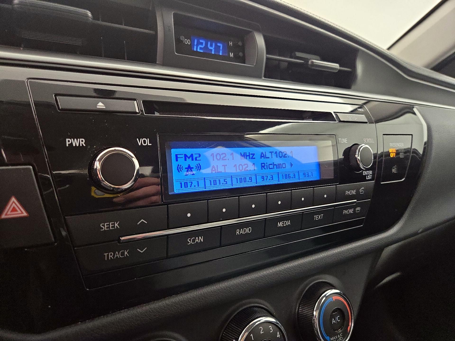 Thumbnail: 2015 Toyota Corolla - 14