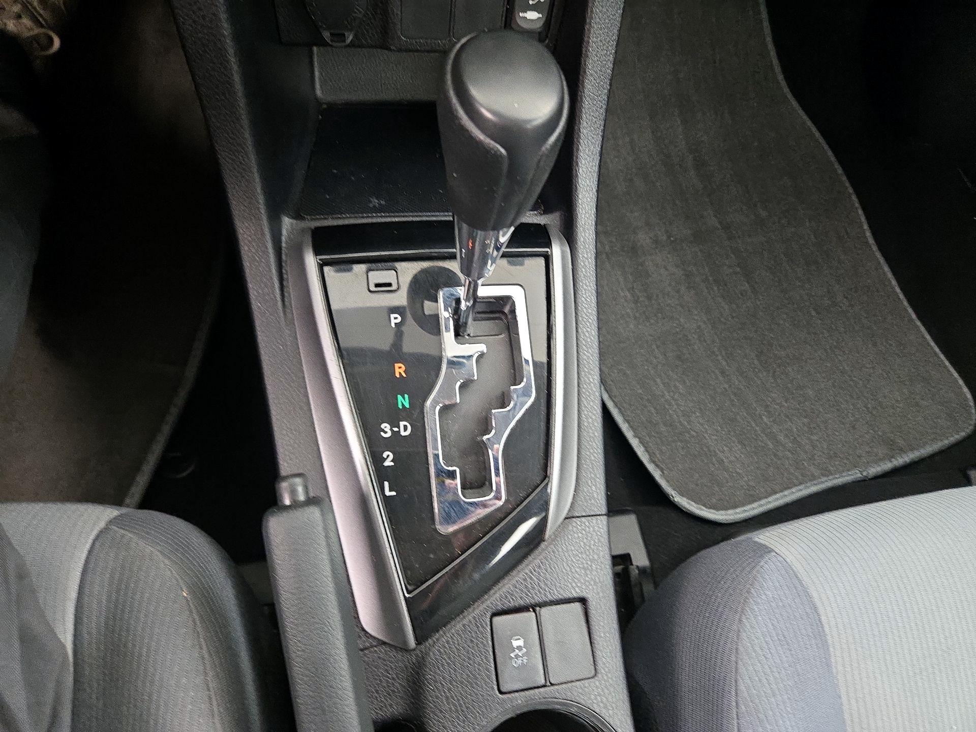 Thumbnail: 2015 Toyota Corolla - 16