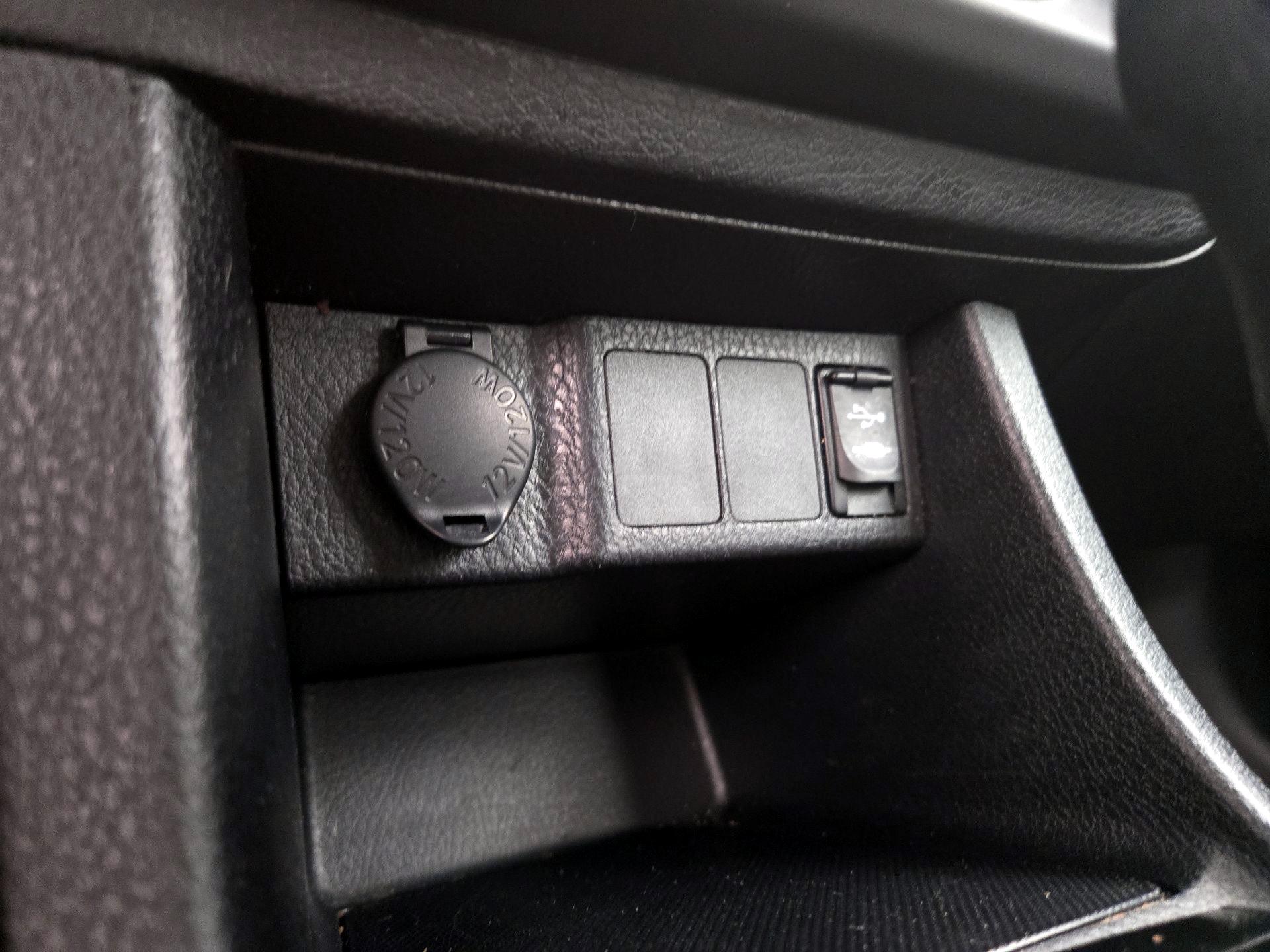 Thumbnail: 2015 Toyota Corolla - 17