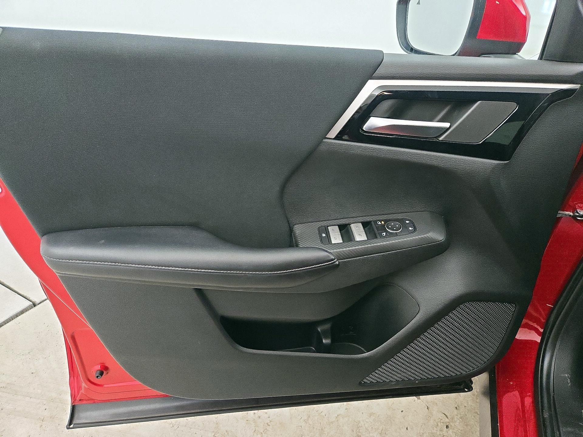 Thumbnail: 2022 Mitsubishi Outlander - 12