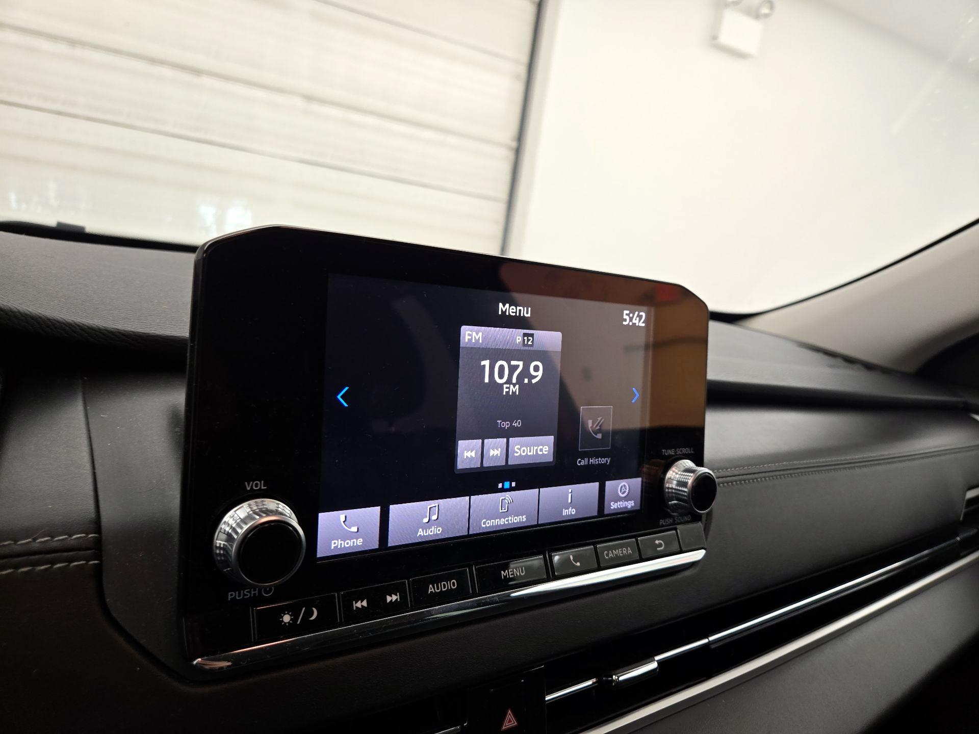 Thumbnail: 2022 Mitsubishi Outlander - 15