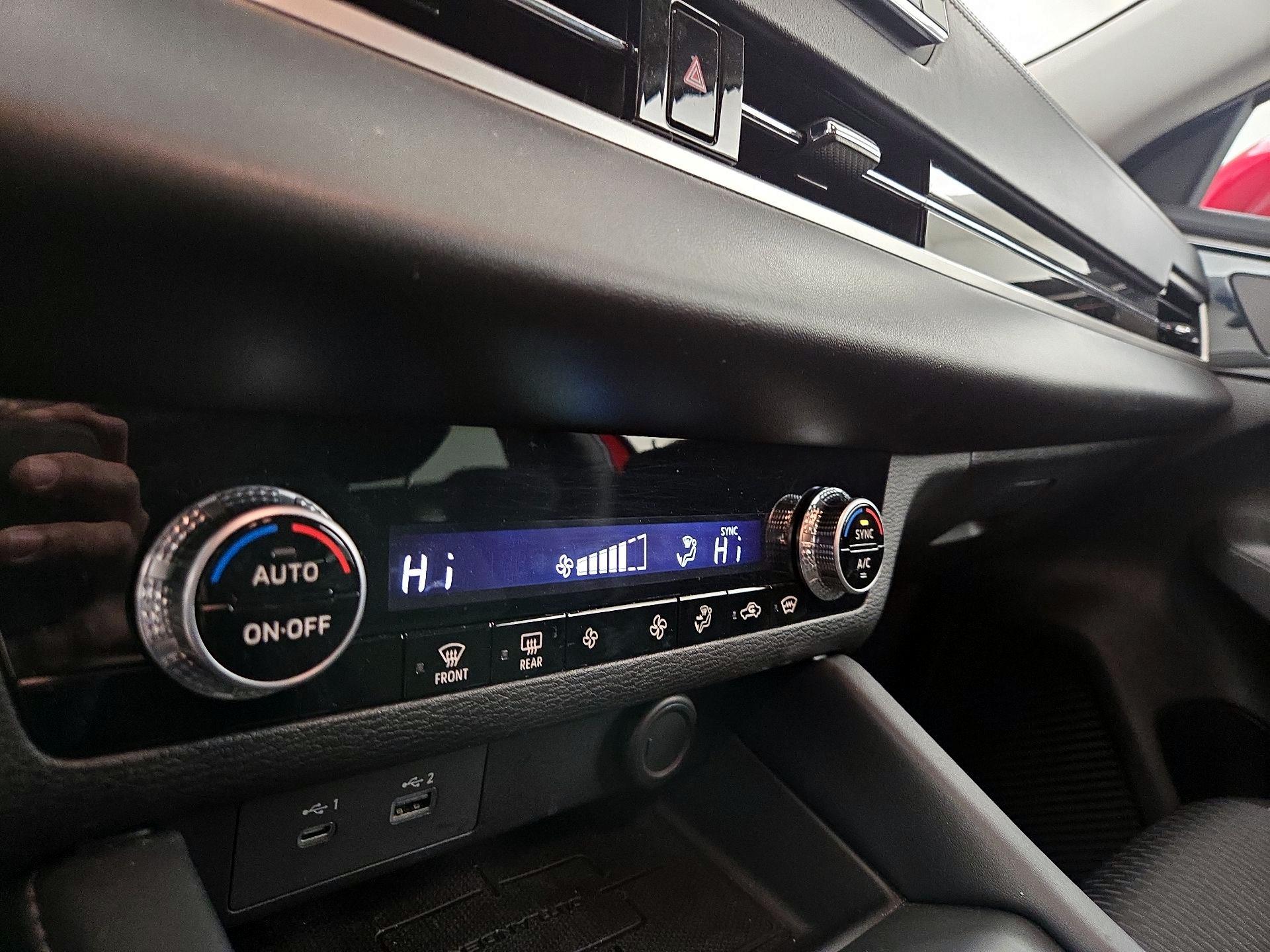 Thumbnail: 2022 Mitsubishi Outlander - 16