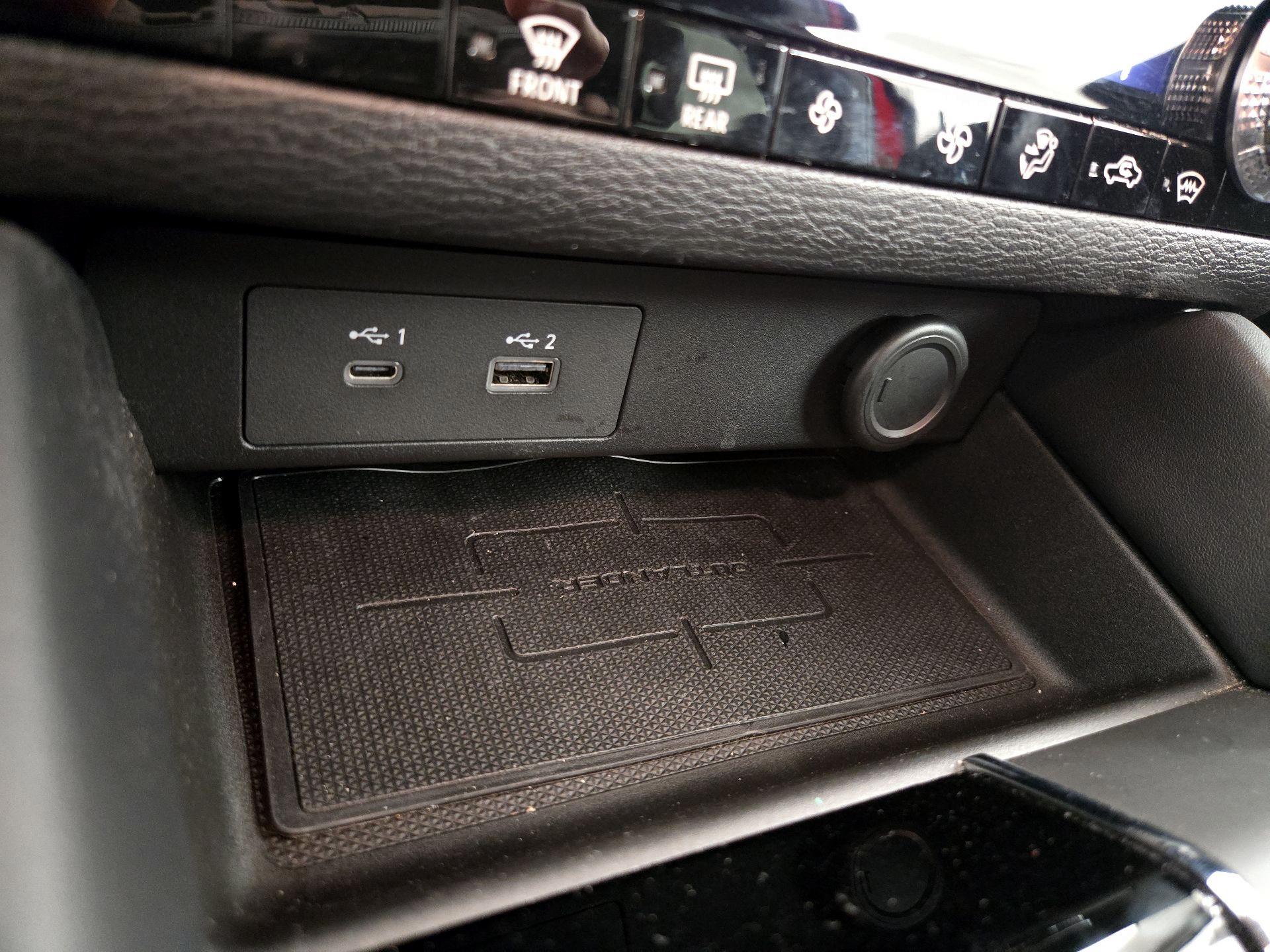 Thumbnail: 2022 Mitsubishi Outlander - 18