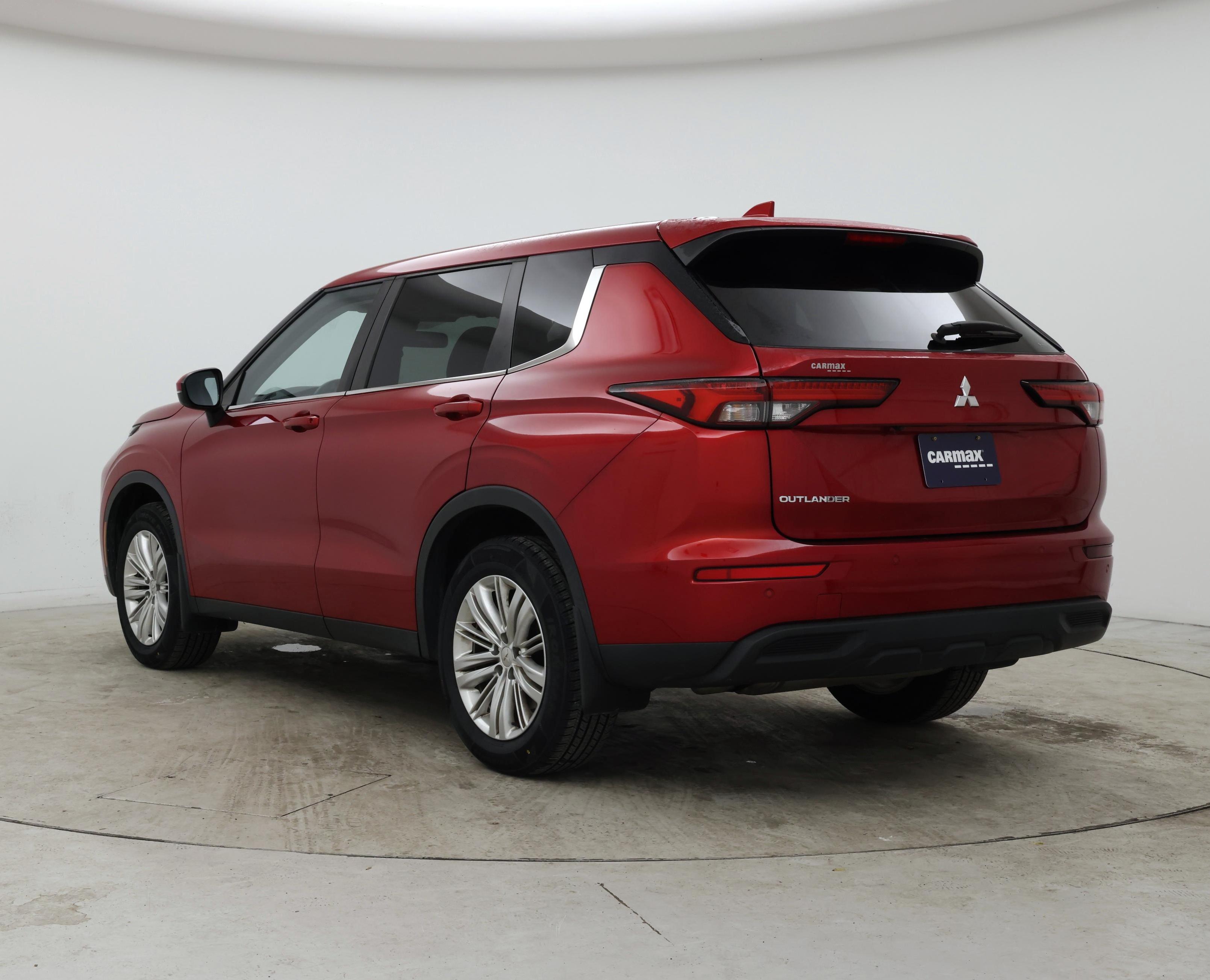 Thumbnail: 2022 Mitsubishi Outlander - 2