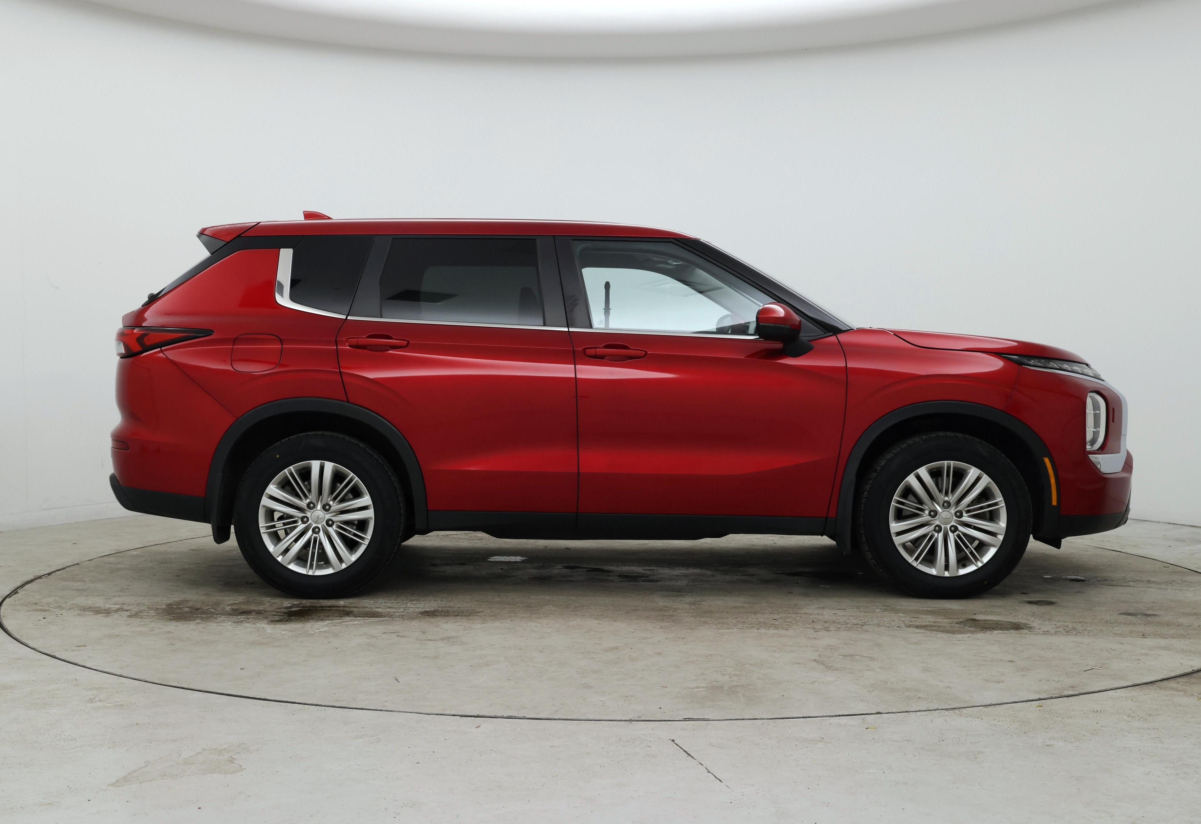 Thumbnail: 2022 Mitsubishi Outlander - 7