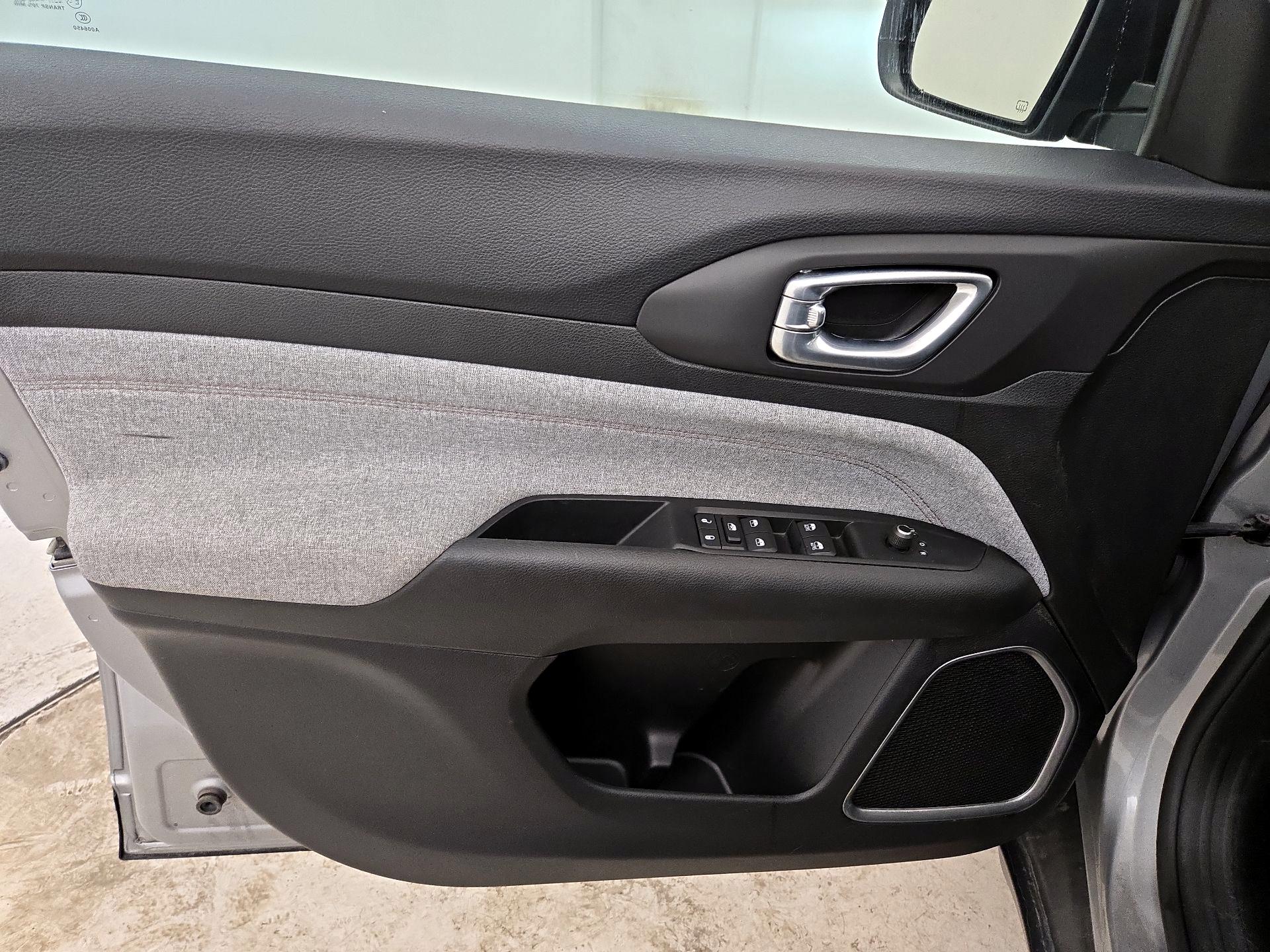 Thumbnail: 2022 Jeep Compass - 12