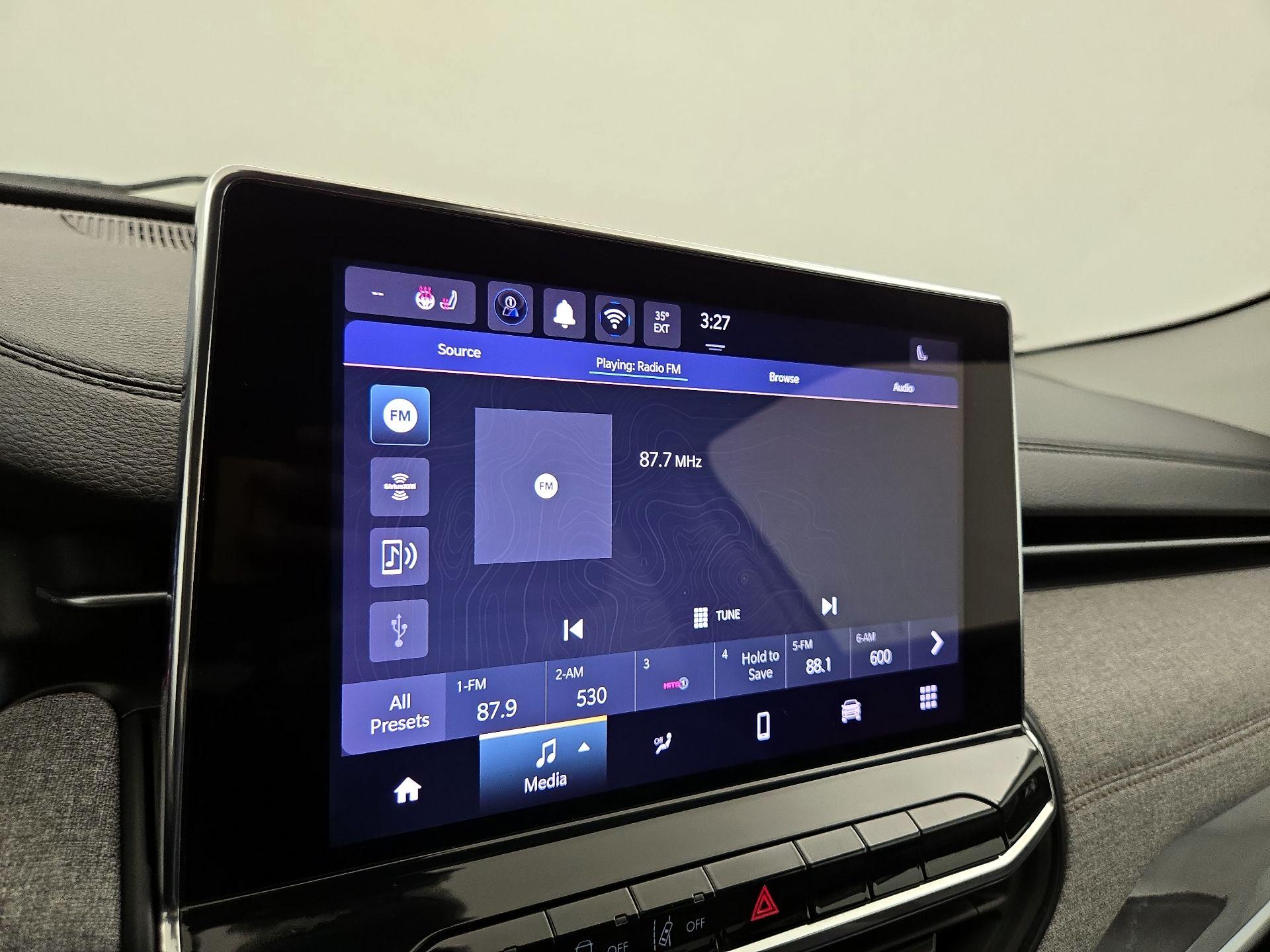 Thumbnail: 2022 Jeep Compass - 15