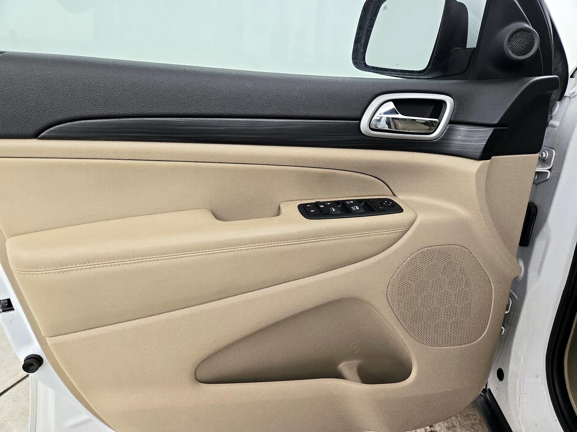 Thumbnail: 2022 Jeep Grand Cherokee - 12