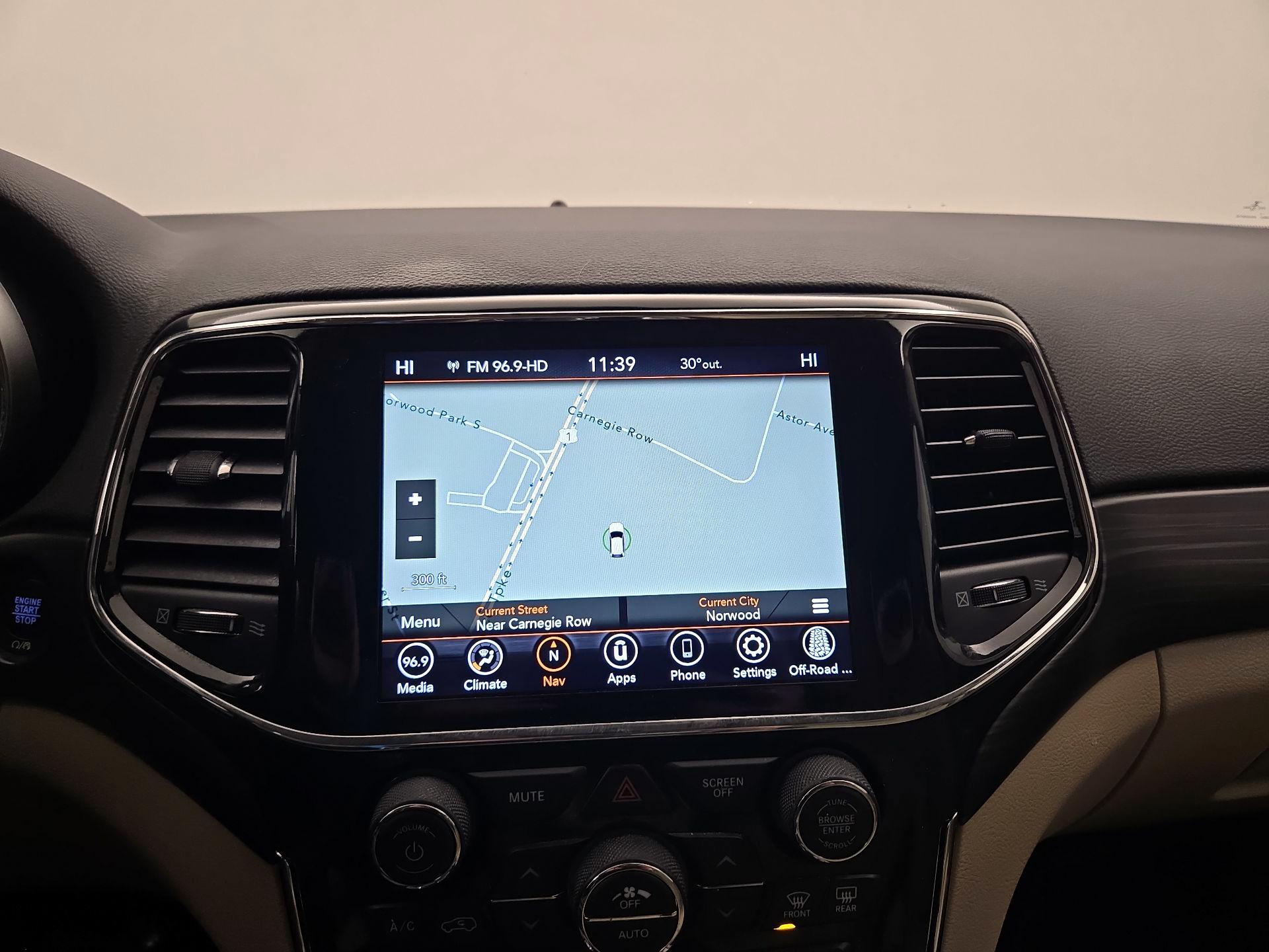 Thumbnail: 2022 Jeep Grand Cherokee - 14