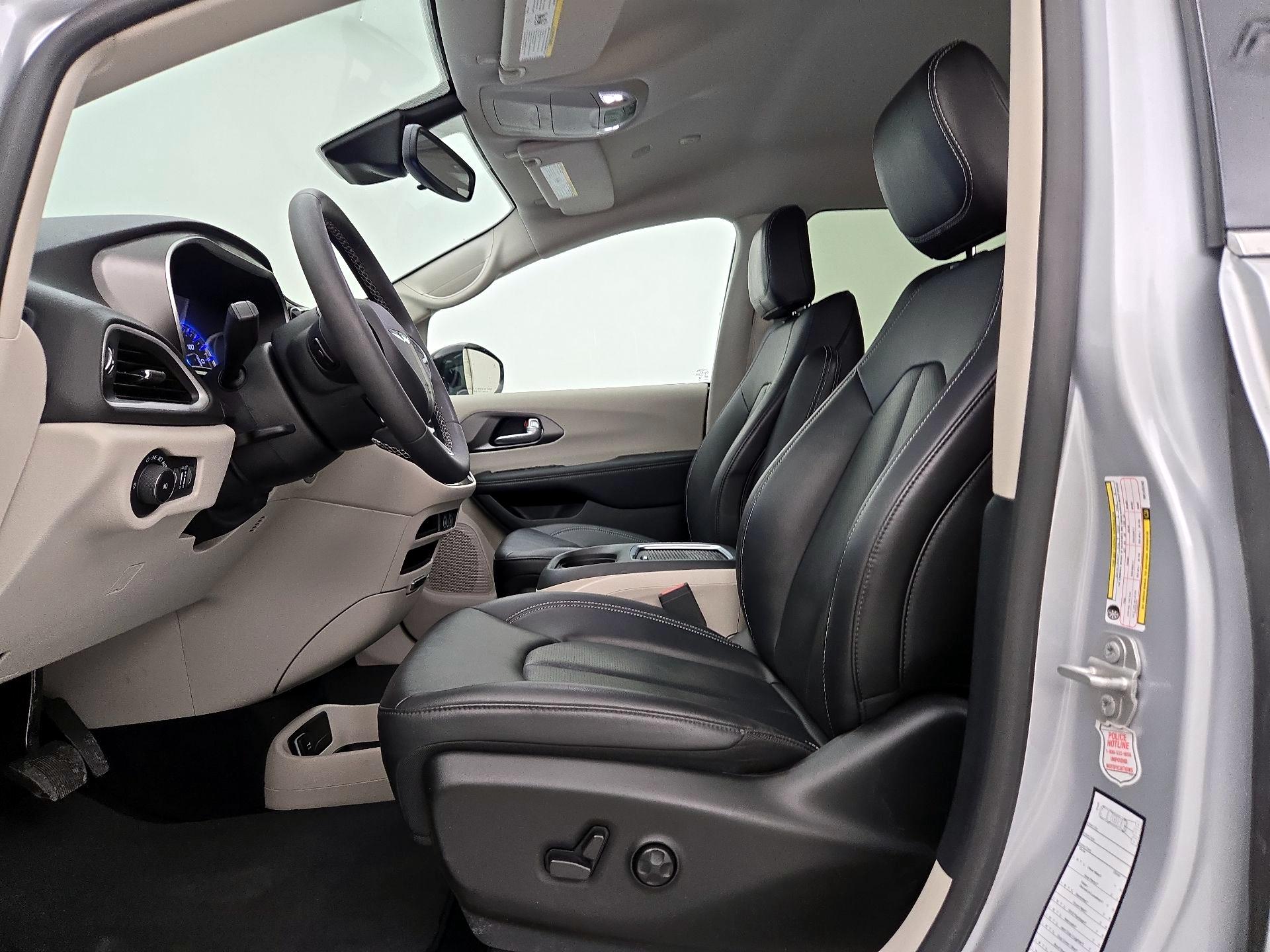 Thumbnail: 2024 Chrysler Pacifica - 11