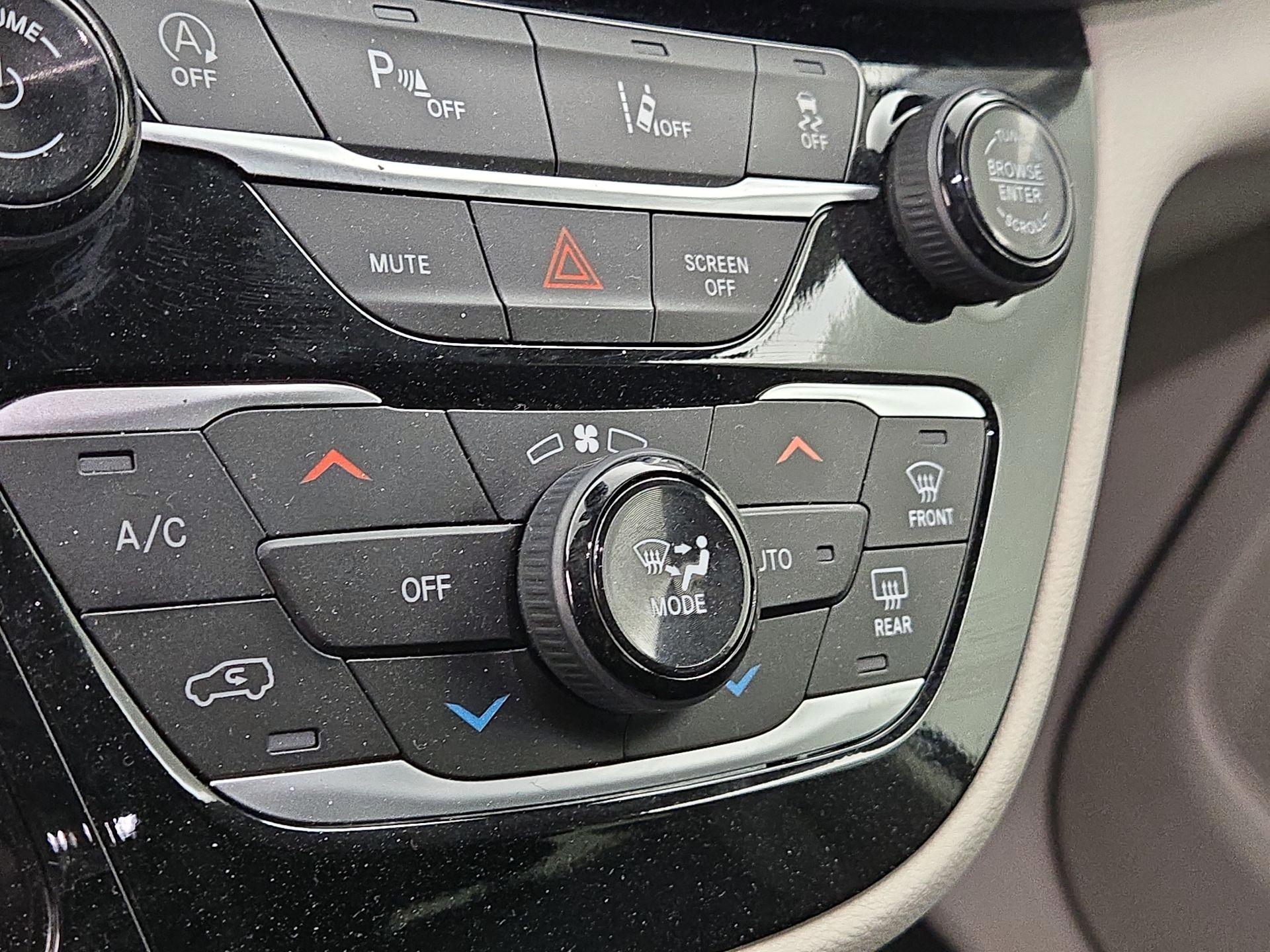 Thumbnail: 2024 Chrysler Pacifica - 15