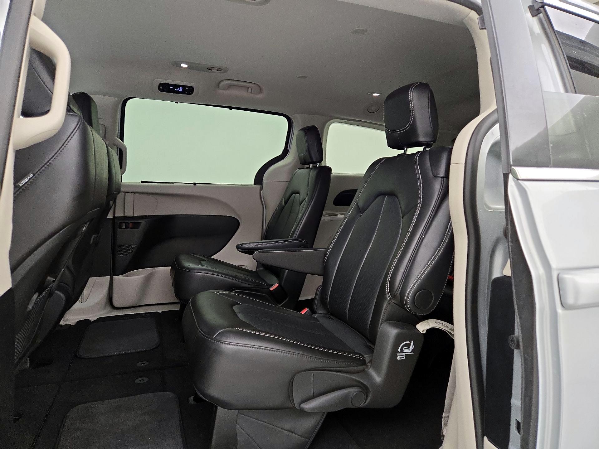 Thumbnail: 2024 Chrysler Pacifica - 18