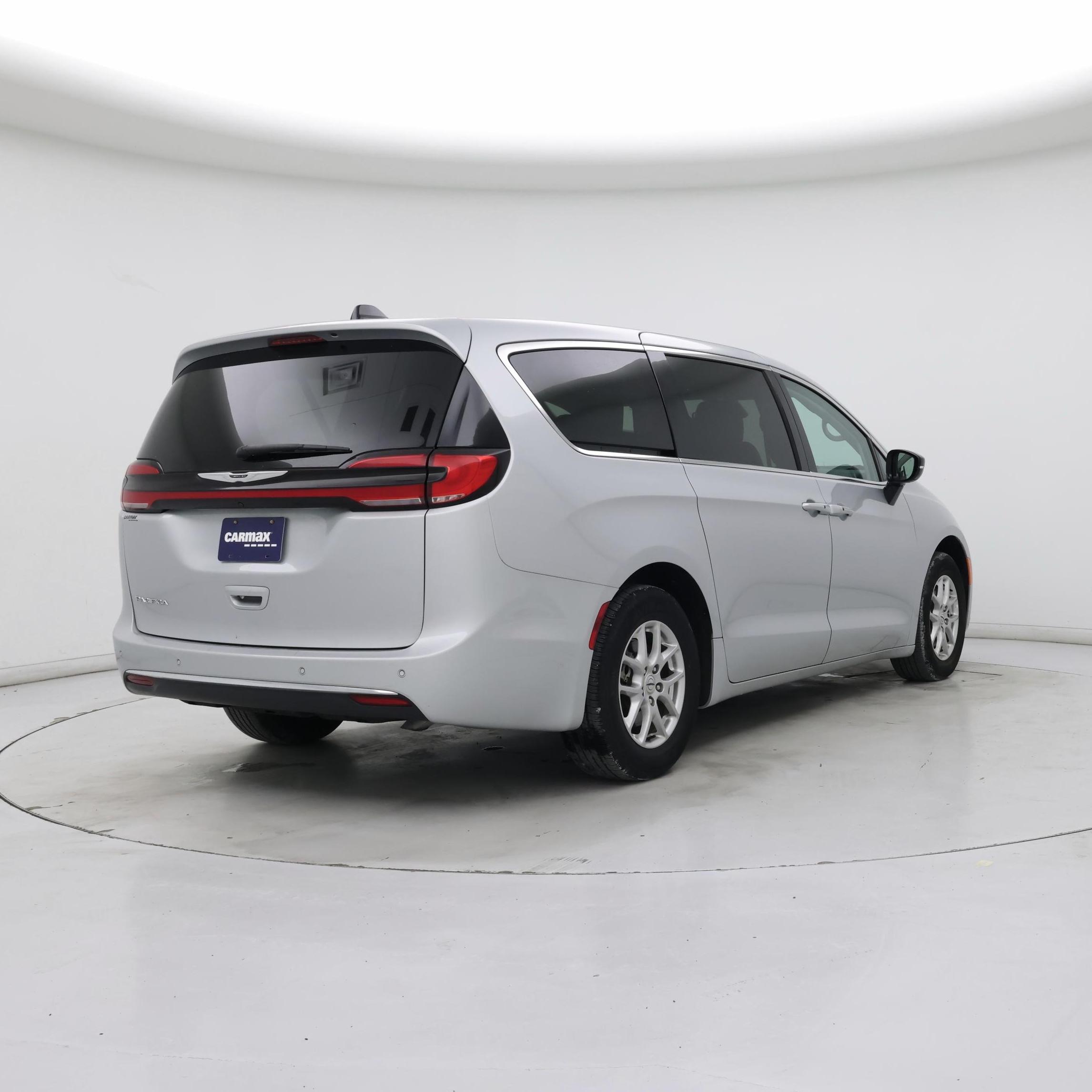 Thumbnail: 2024 Chrysler Pacifica - 8