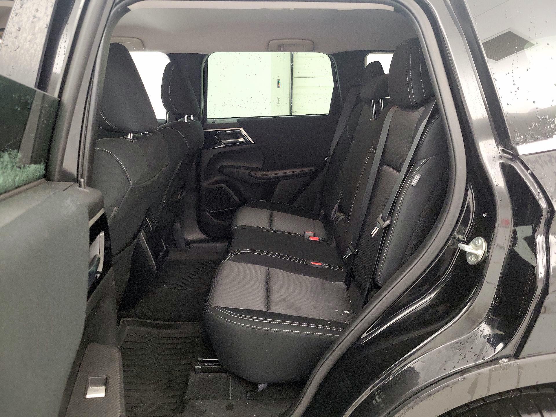 Thumbnail: 2022 Mitsubishi Outlander - 10