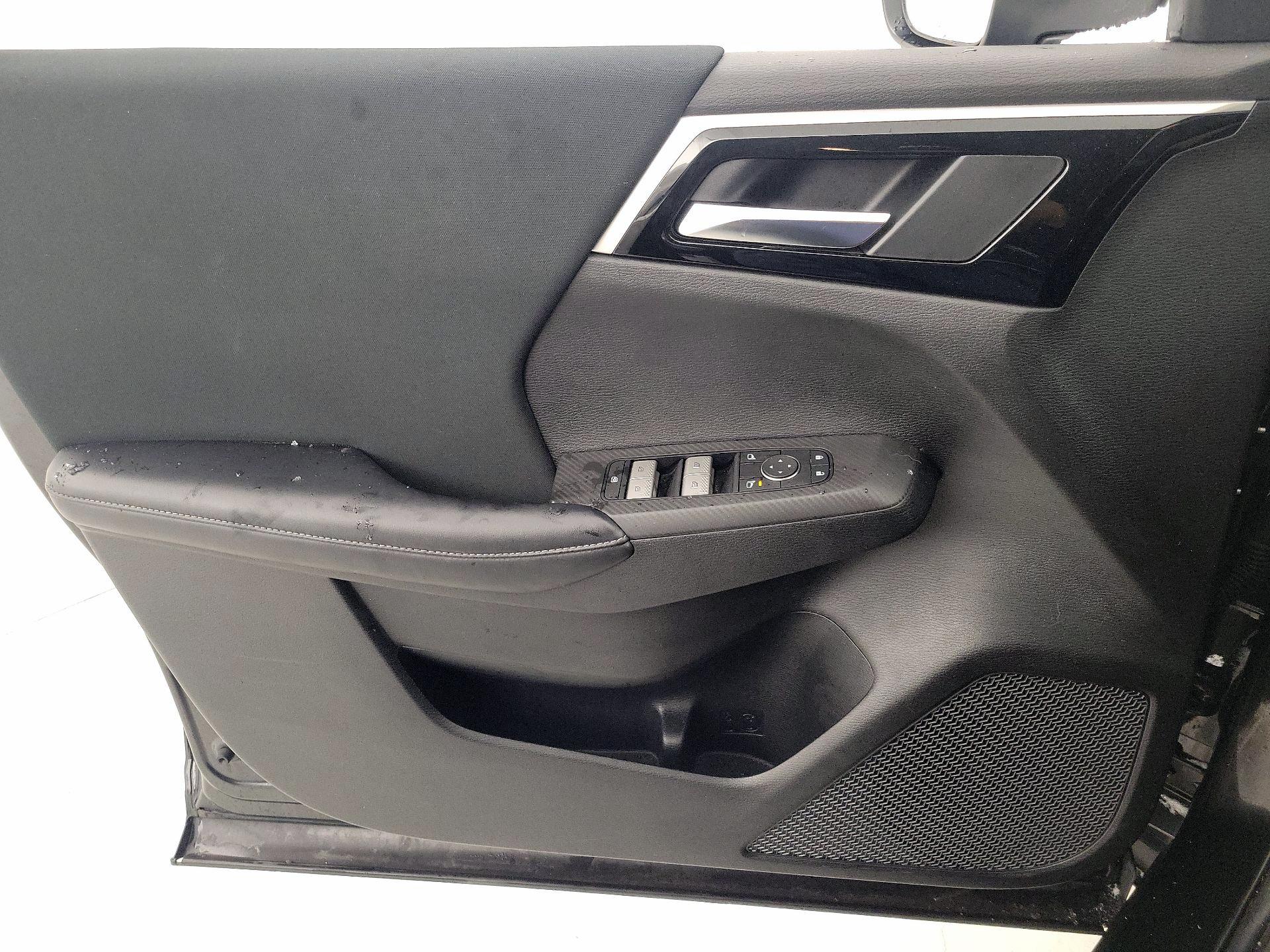 Thumbnail: 2022 Mitsubishi Outlander - 12