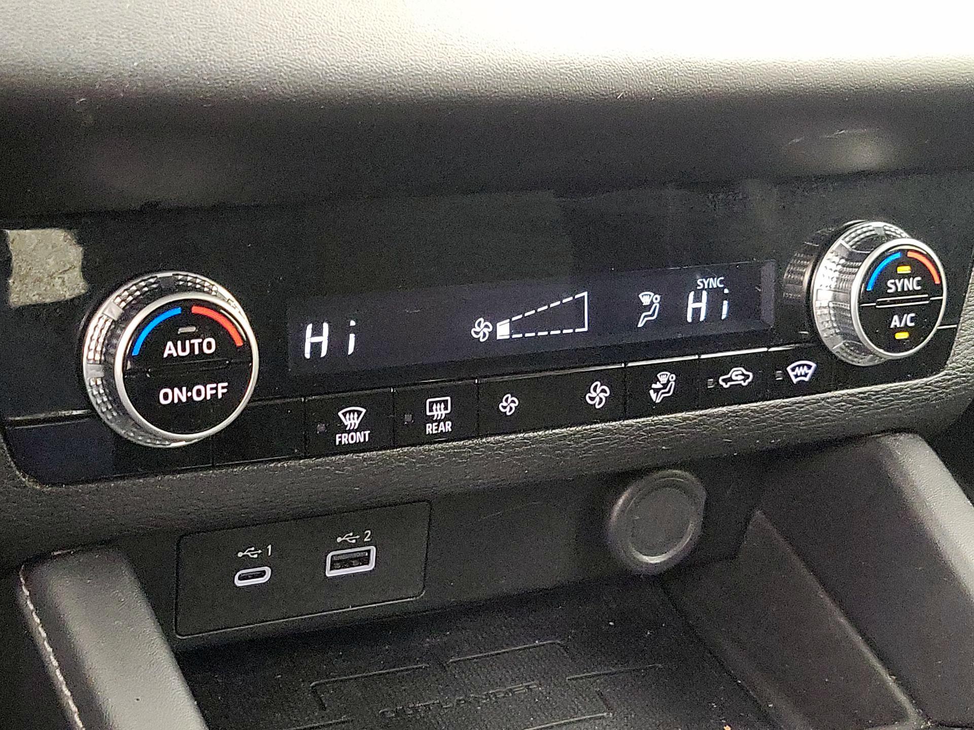 Thumbnail: 2022 Mitsubishi Outlander - 16