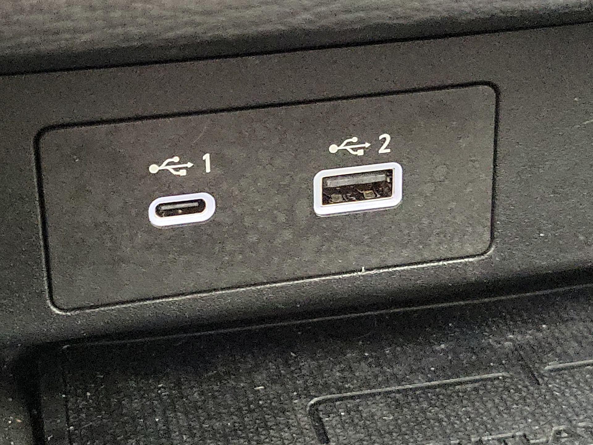 Thumbnail: 2022 Mitsubishi Outlander - 18