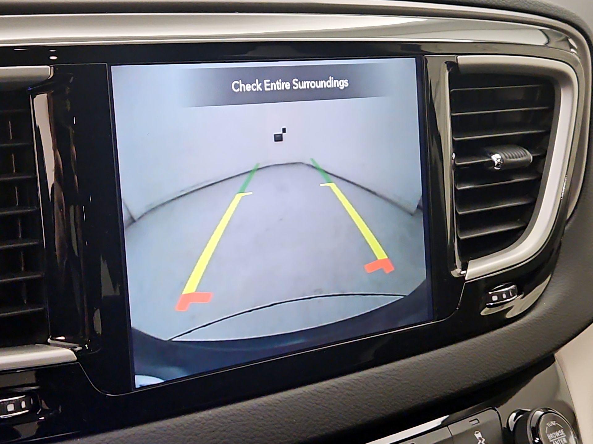 Thumbnail: 2020 Chrysler Pacifica - 14