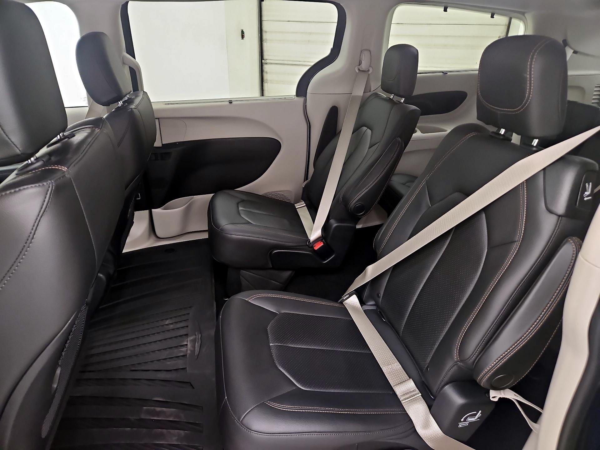 Thumbnail: 2020 Chrysler Pacifica - 19