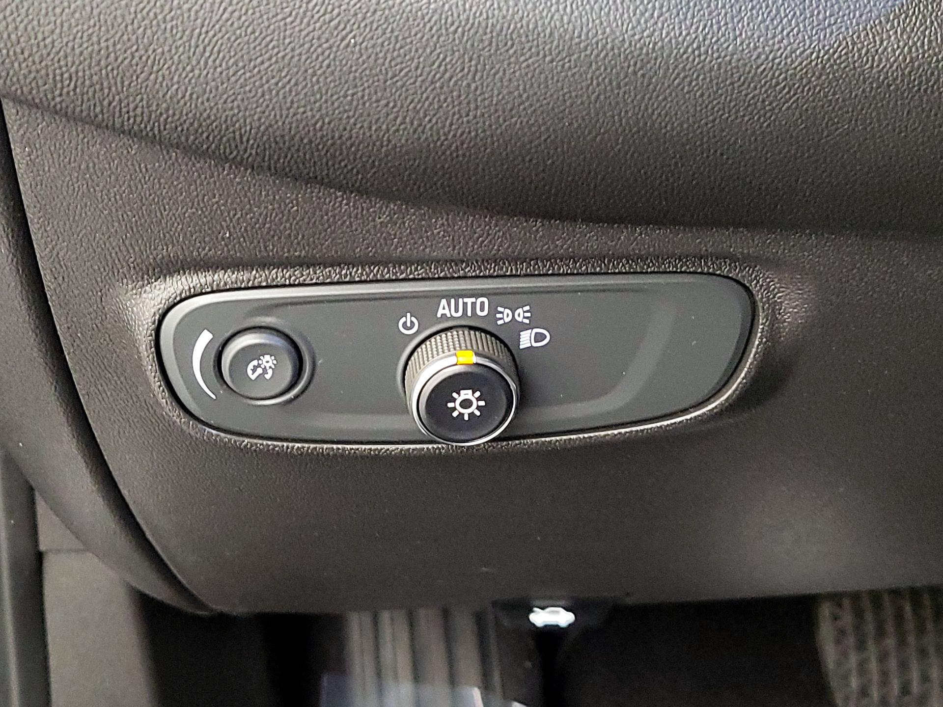 Thumbnail: 2022 Chevrolet Equinox - 13