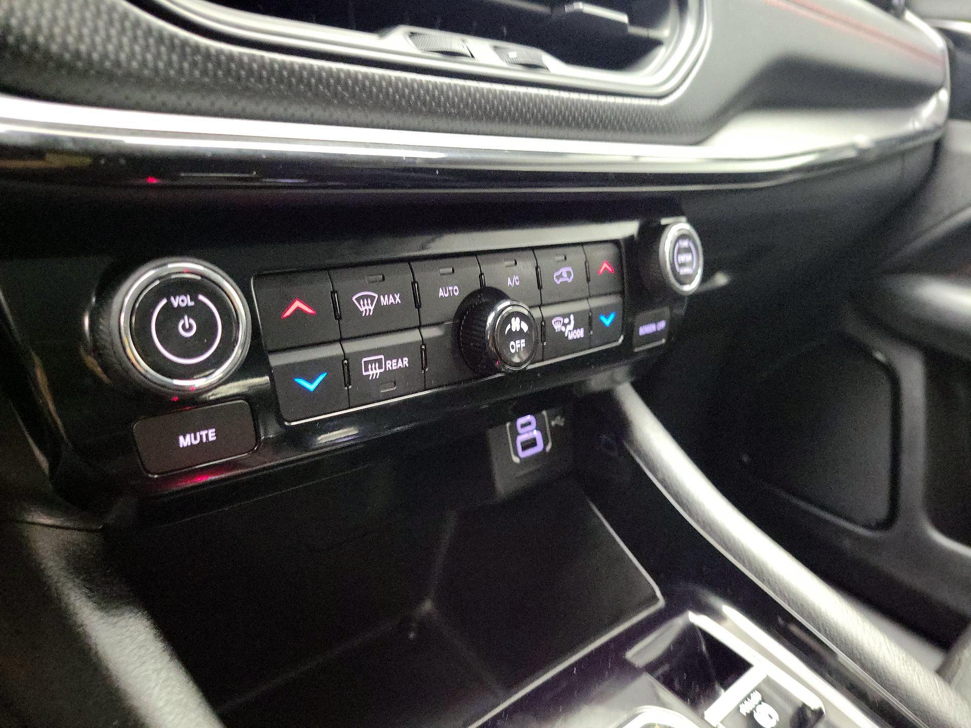 Thumbnail: 2022 Jeep Compass - 16