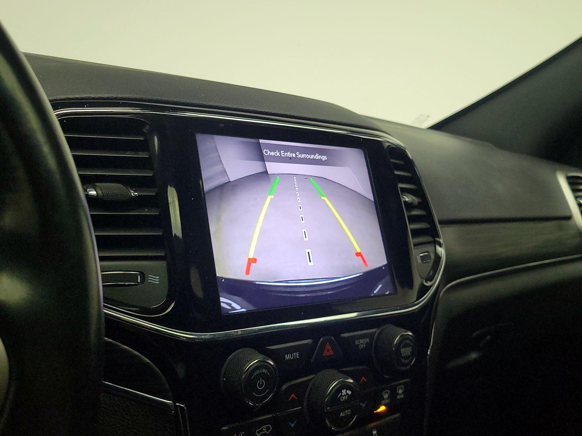 Thumbnail: 2020 Jeep Grand Cherokee - 15