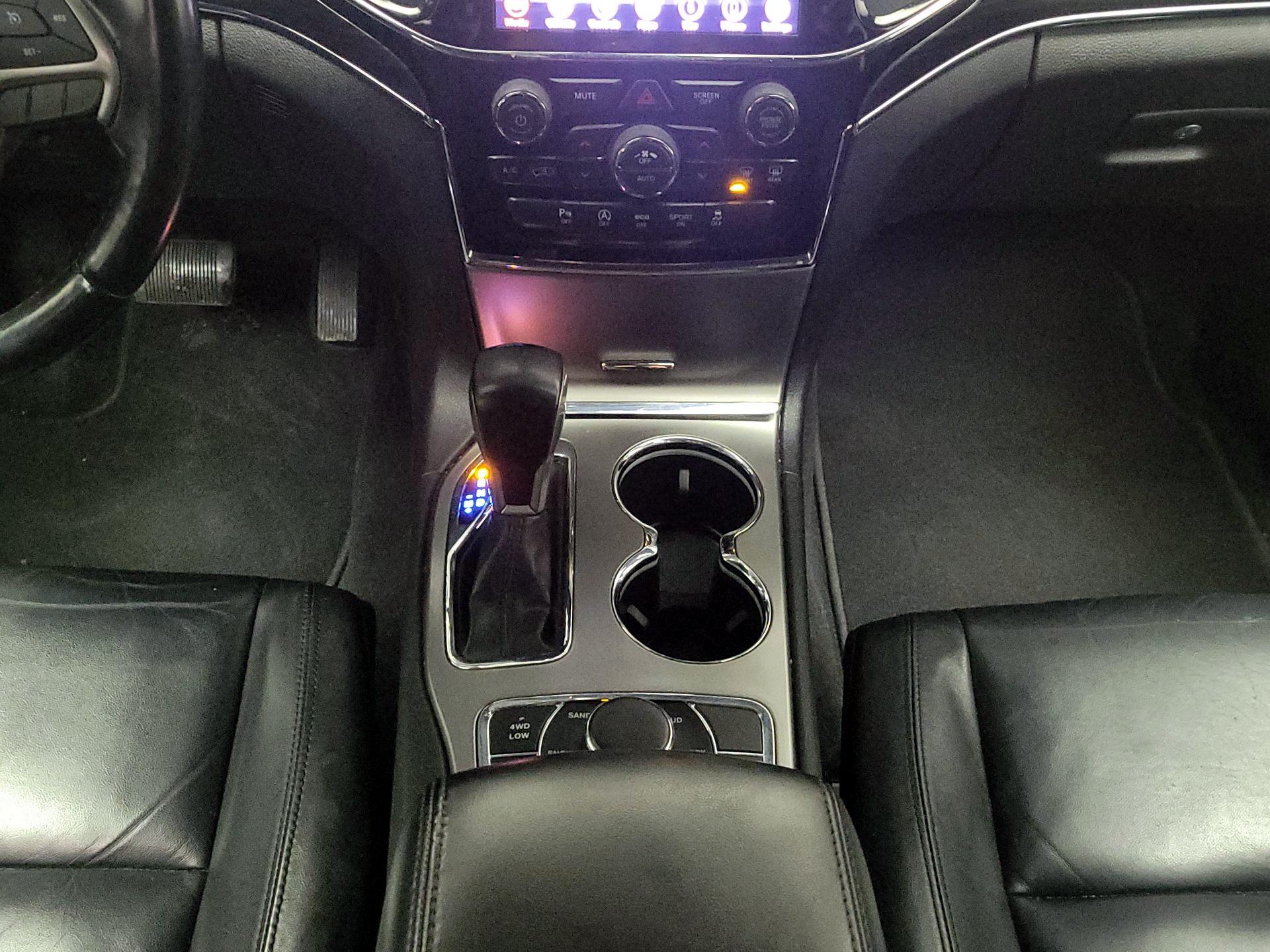 Thumbnail: 2020 Jeep Grand Cherokee - 18