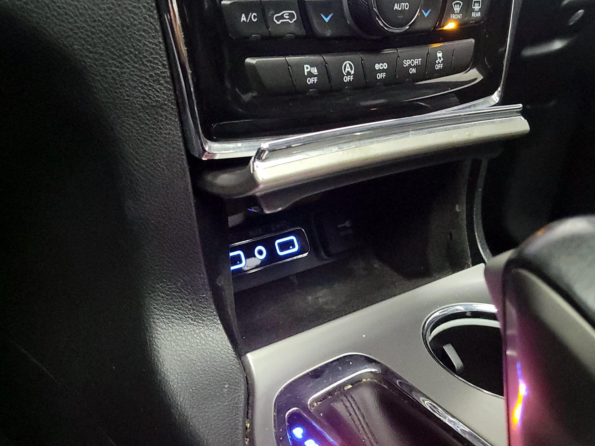 Thumbnail: 2020 Jeep Grand Cherokee - 19