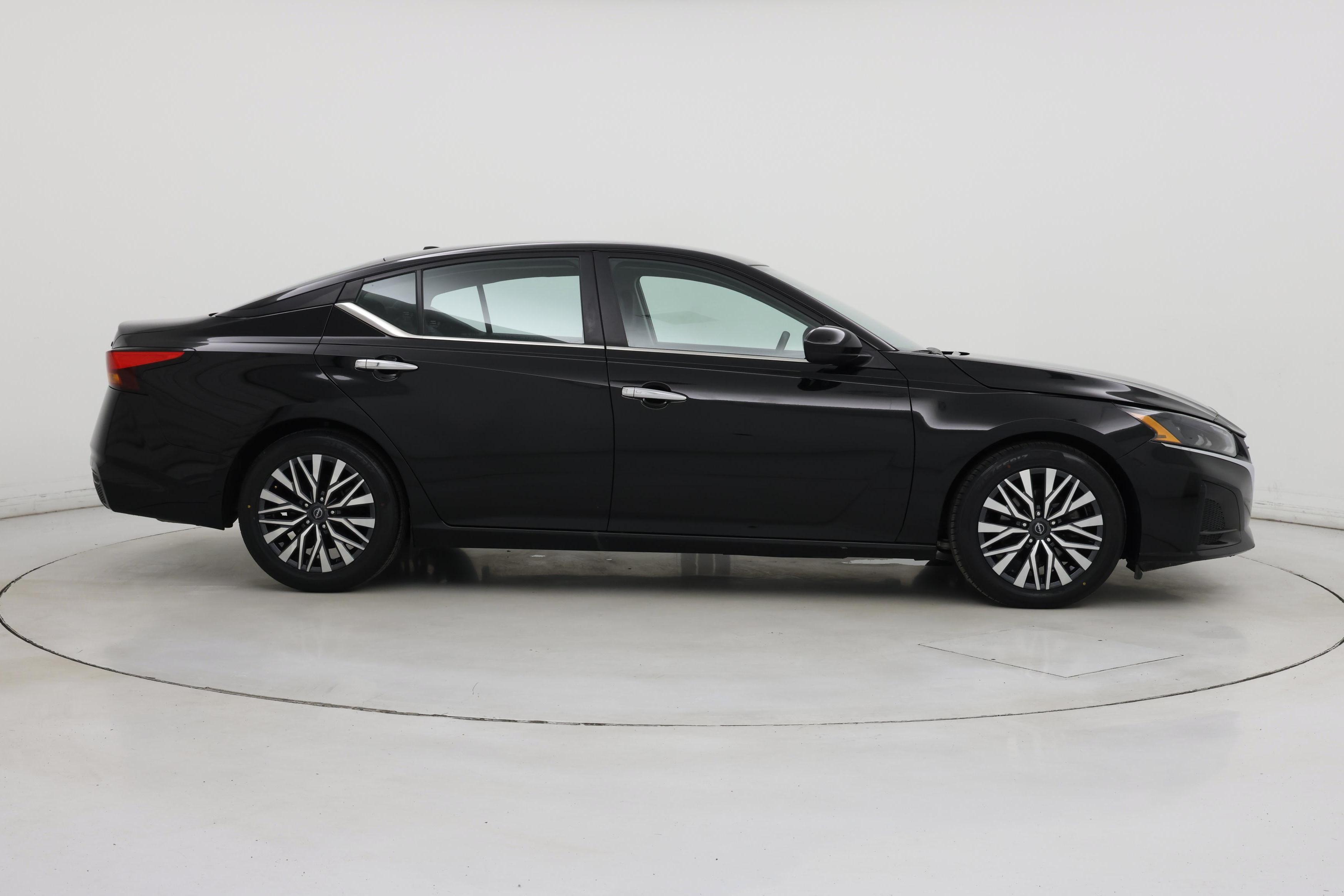 Thumbnail: 2023 Nissan Altima - 7