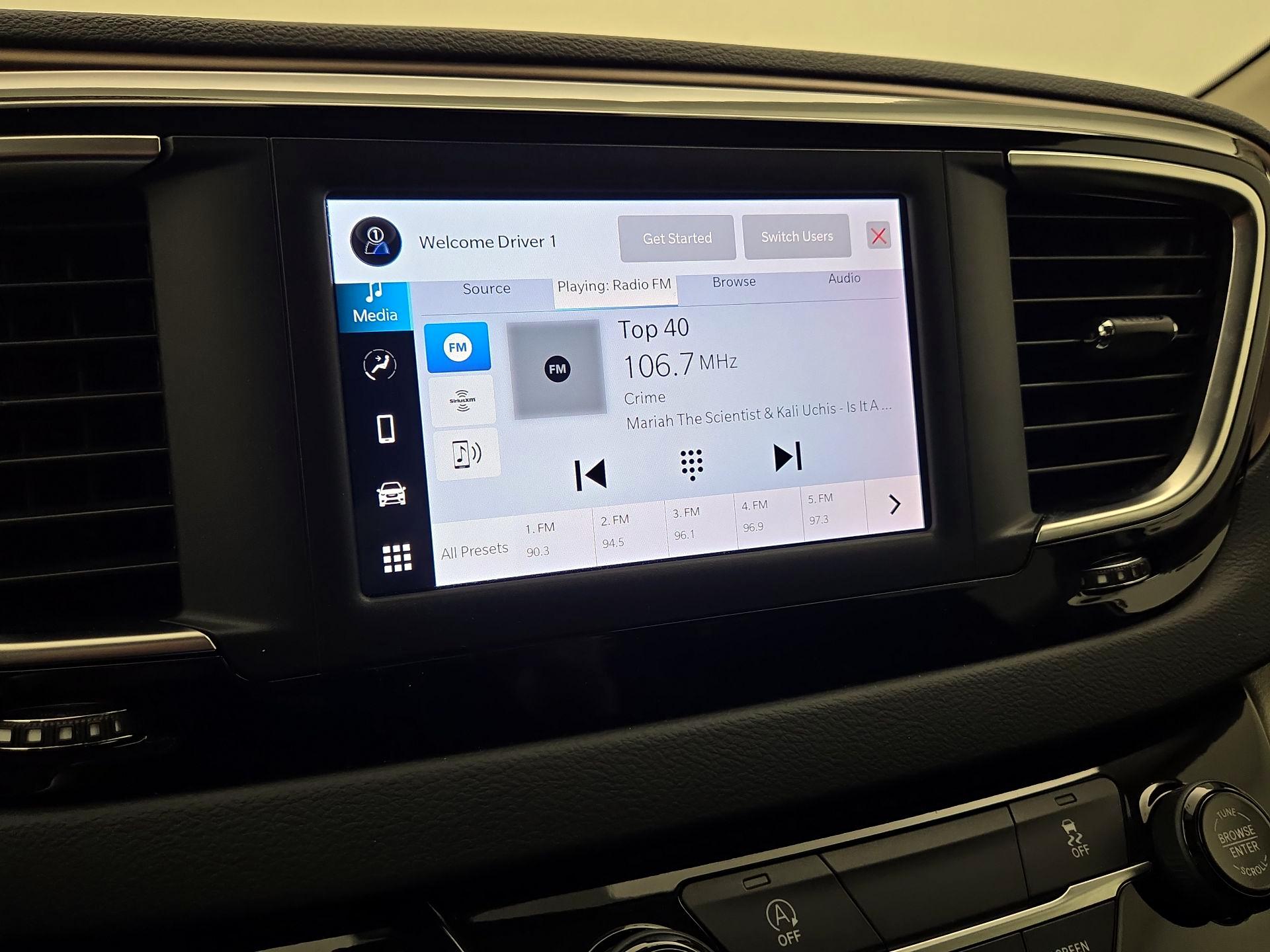 Thumbnail: 2023 Chrysler Voyager - 15