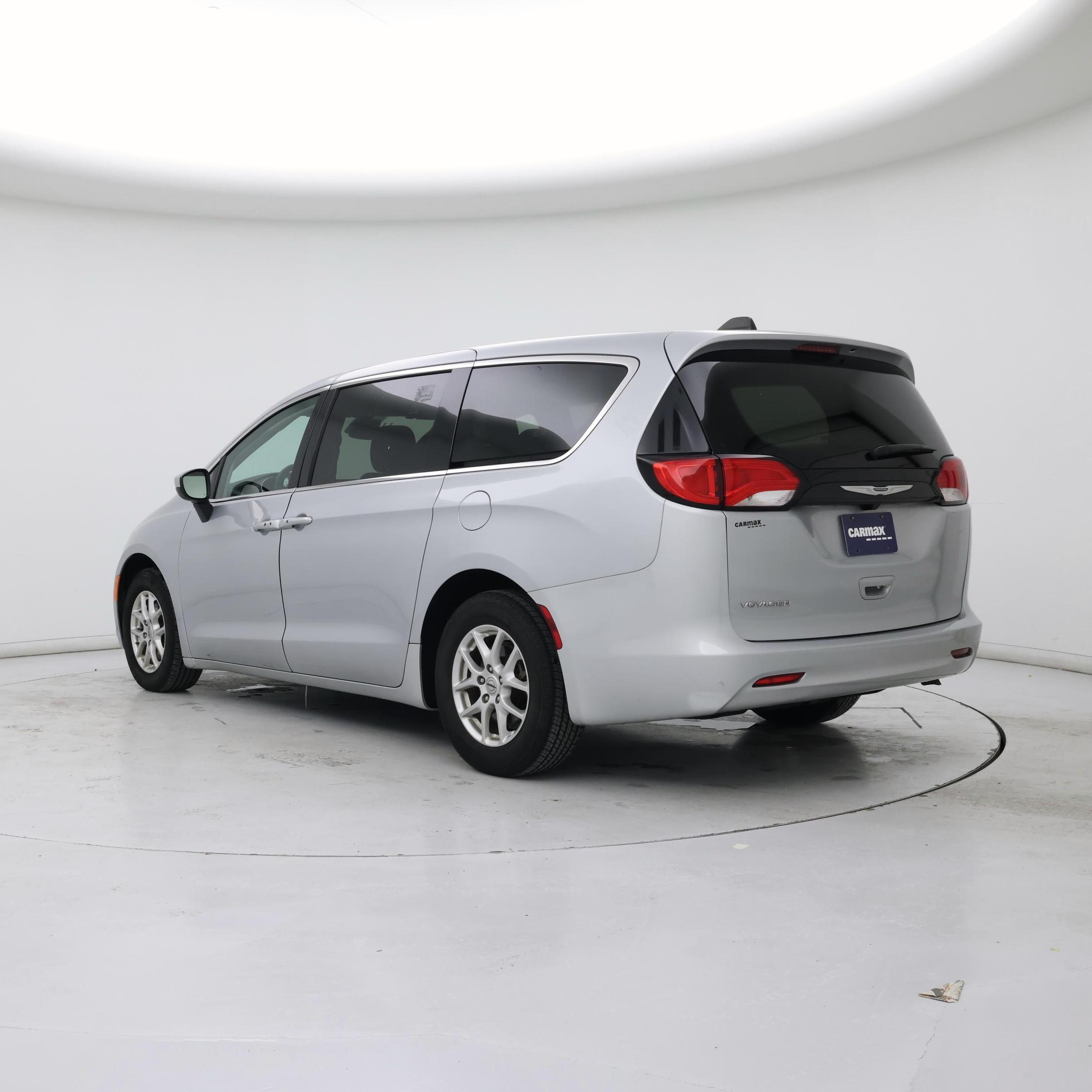 Thumbnail: 2023 Chrysler Voyager - 2