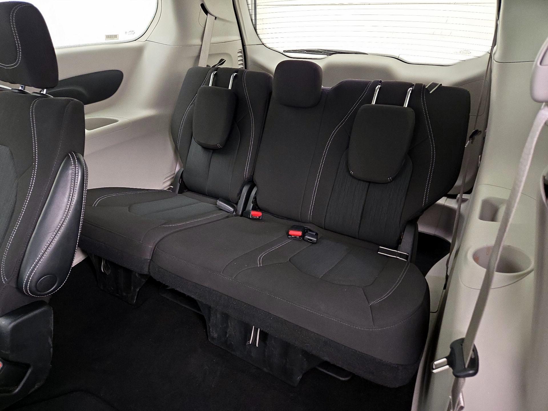 Thumbnail: 2023 Chrysler Voyager - 20