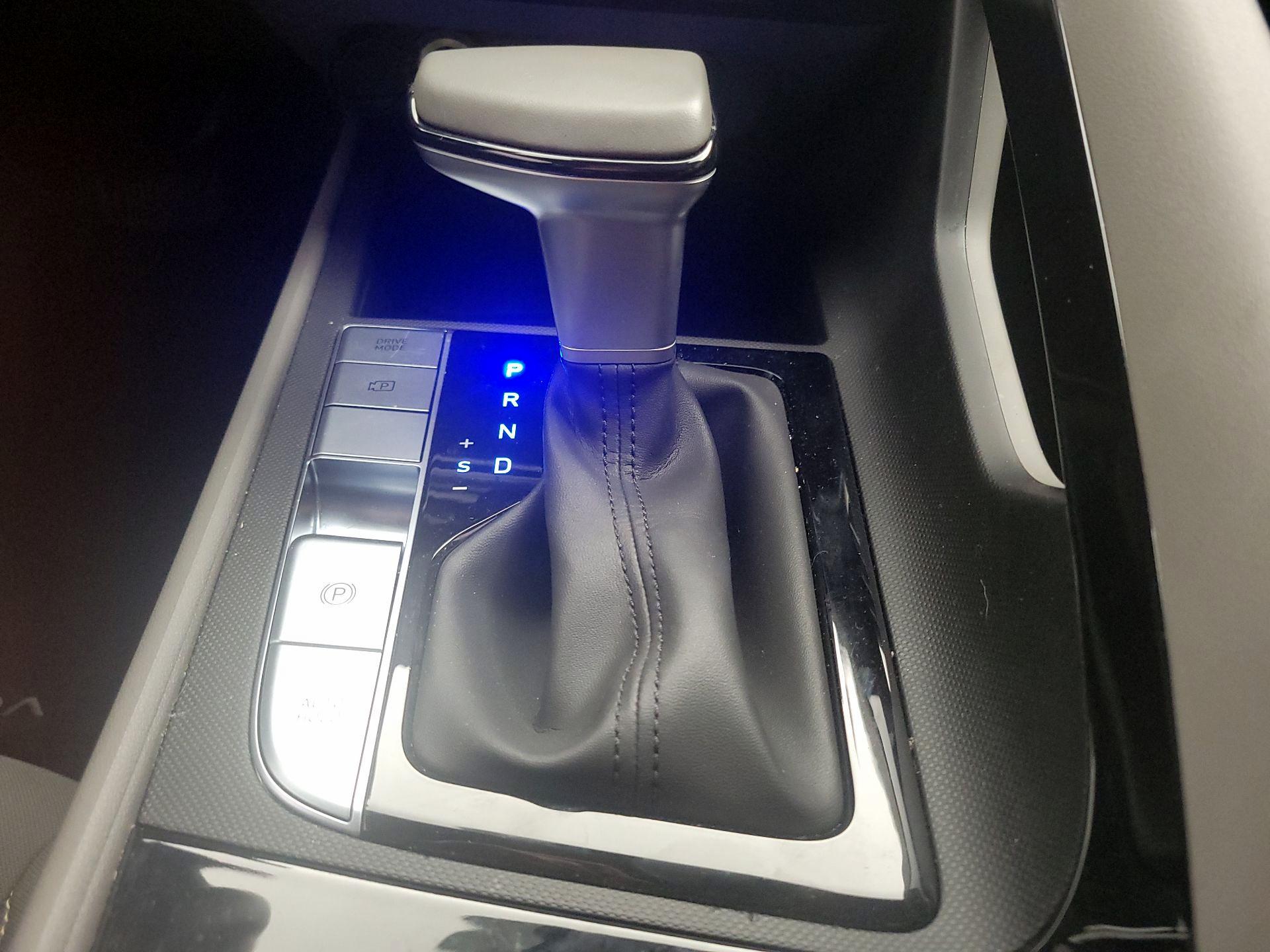 Thumbnail: 2024 Hyundai Elantra - 18