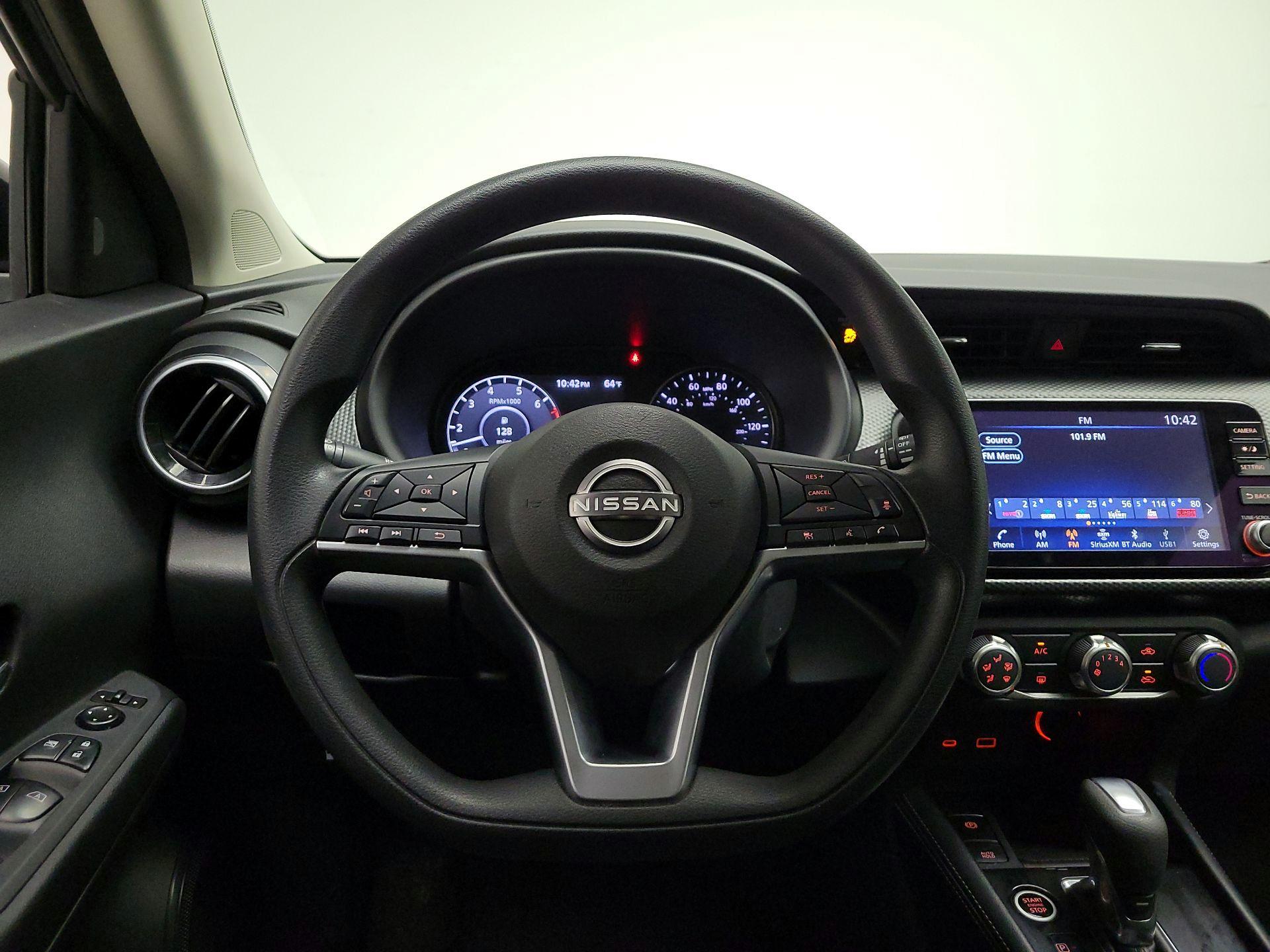 Thumbnail: 2023 Nissan Kicks - 10