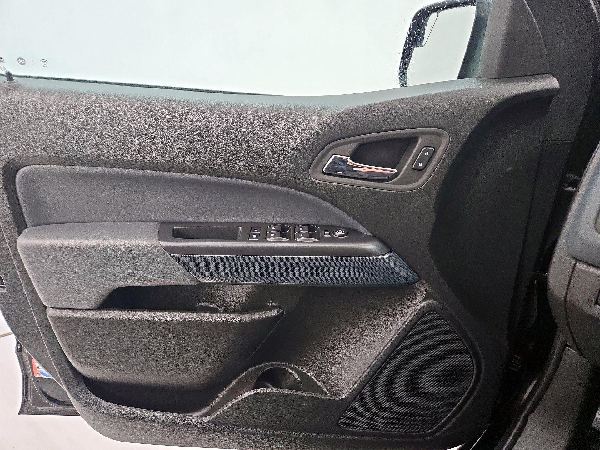 Thumbnail: 2022 Chevrolet Colorado - 12